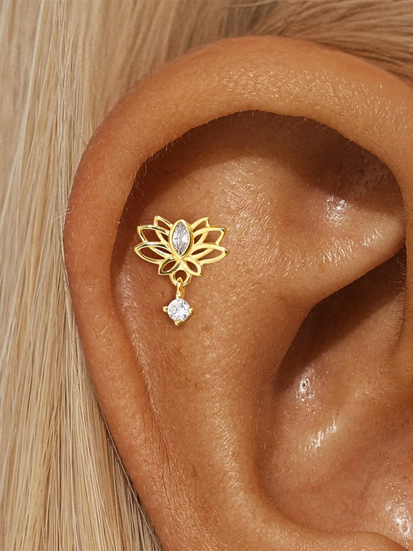 925 Sterling Silver Dangling Lotus Helix Tragus Earring, 16g 6mm Threadless Cartilage Earring, Party Style, All Seasons Jewelry, Cartilage Fit Earrings