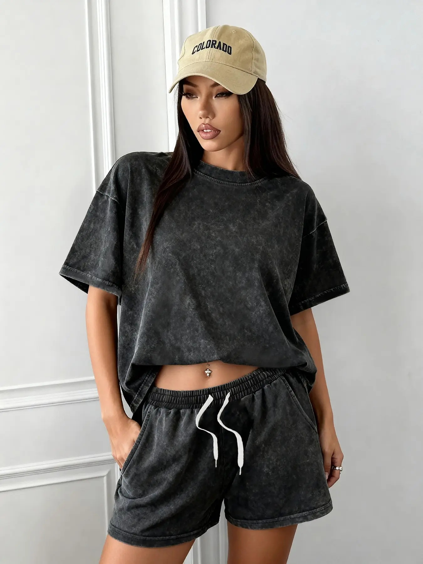 2-Piece Vintage Washed Sportswear Set for Women, Elegant Summer Casual Round Neck Loose Fit Short Sleeve Top with Shorts, Ideal for Daily Commute, Leisure, Fitness