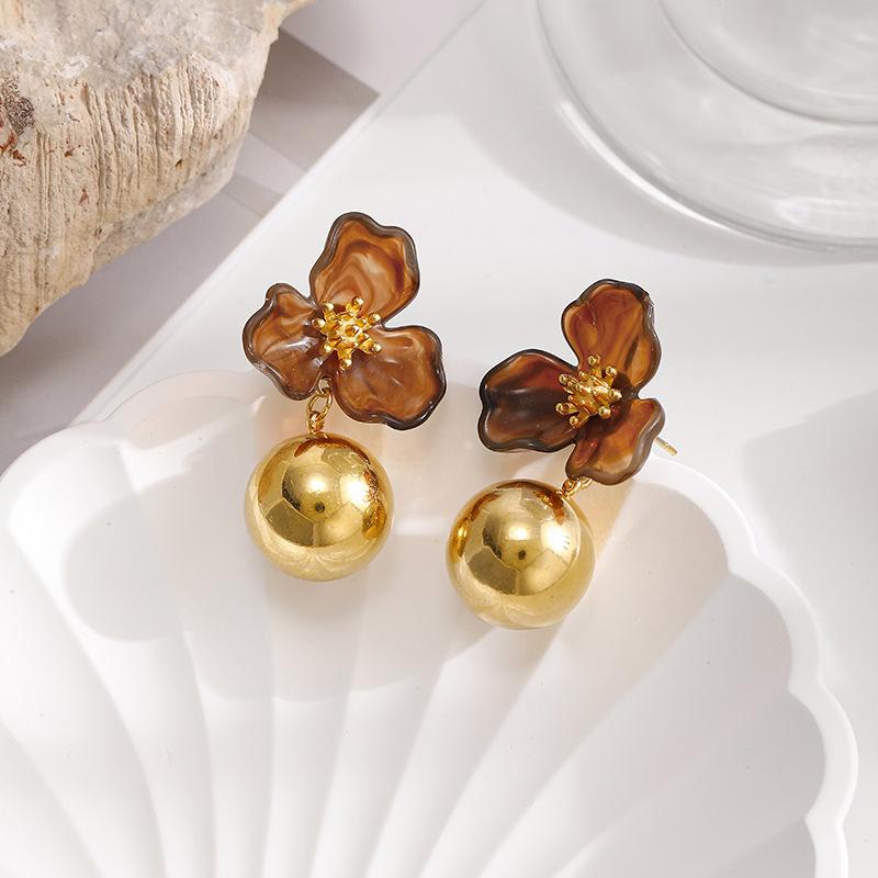 European and American floral earrings for women, French-style high-end light luxury round ball earrings, stainless steel light luxury studs, versatile ear accessories that are not prone to fading