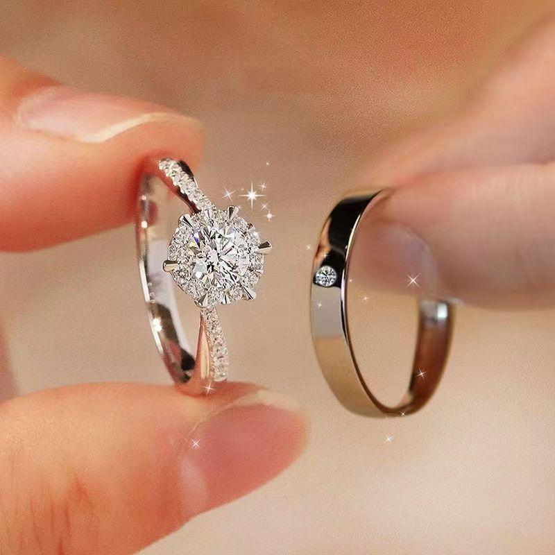 This moissanite ring set for couples features adjustable opening wedding rings, making it the perfect gift for proposals and wedding photography.An ideal choice for your girlfriend.