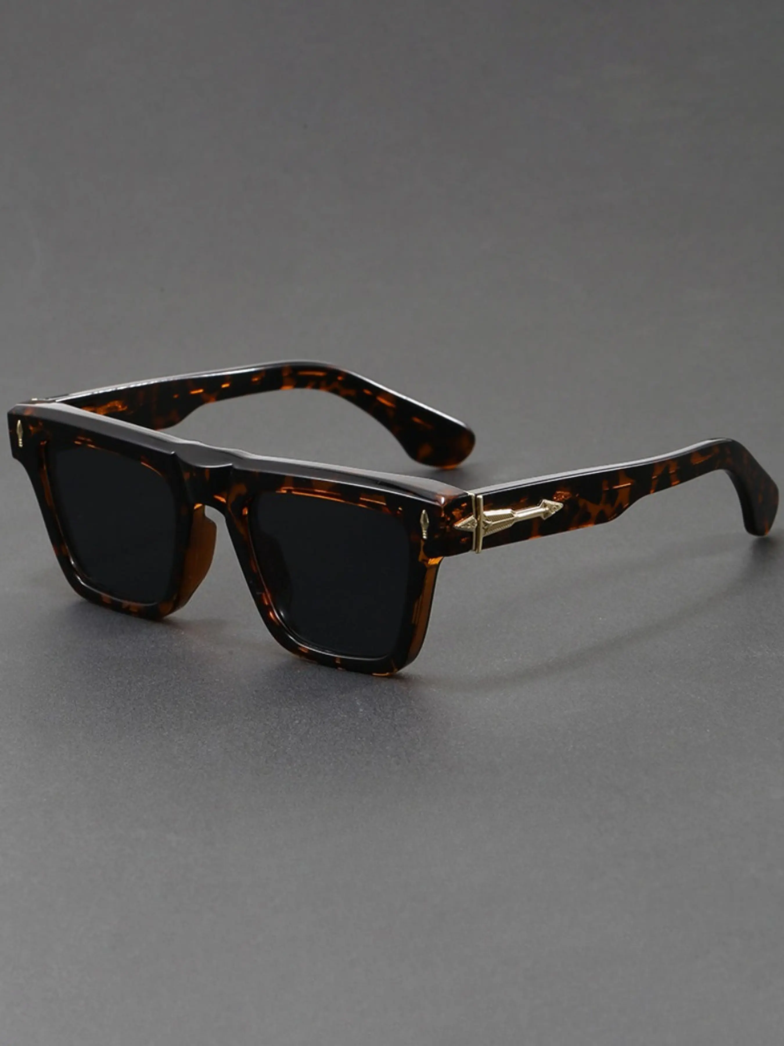 Thick Square UV Protection Glasses with Embossed Accessories on The Temples for A Stylish Everyday Look for Both Men and Women Trendy Square Frame Sunglasses Square Framed Sunglasses Trendy Styling Sunglasses