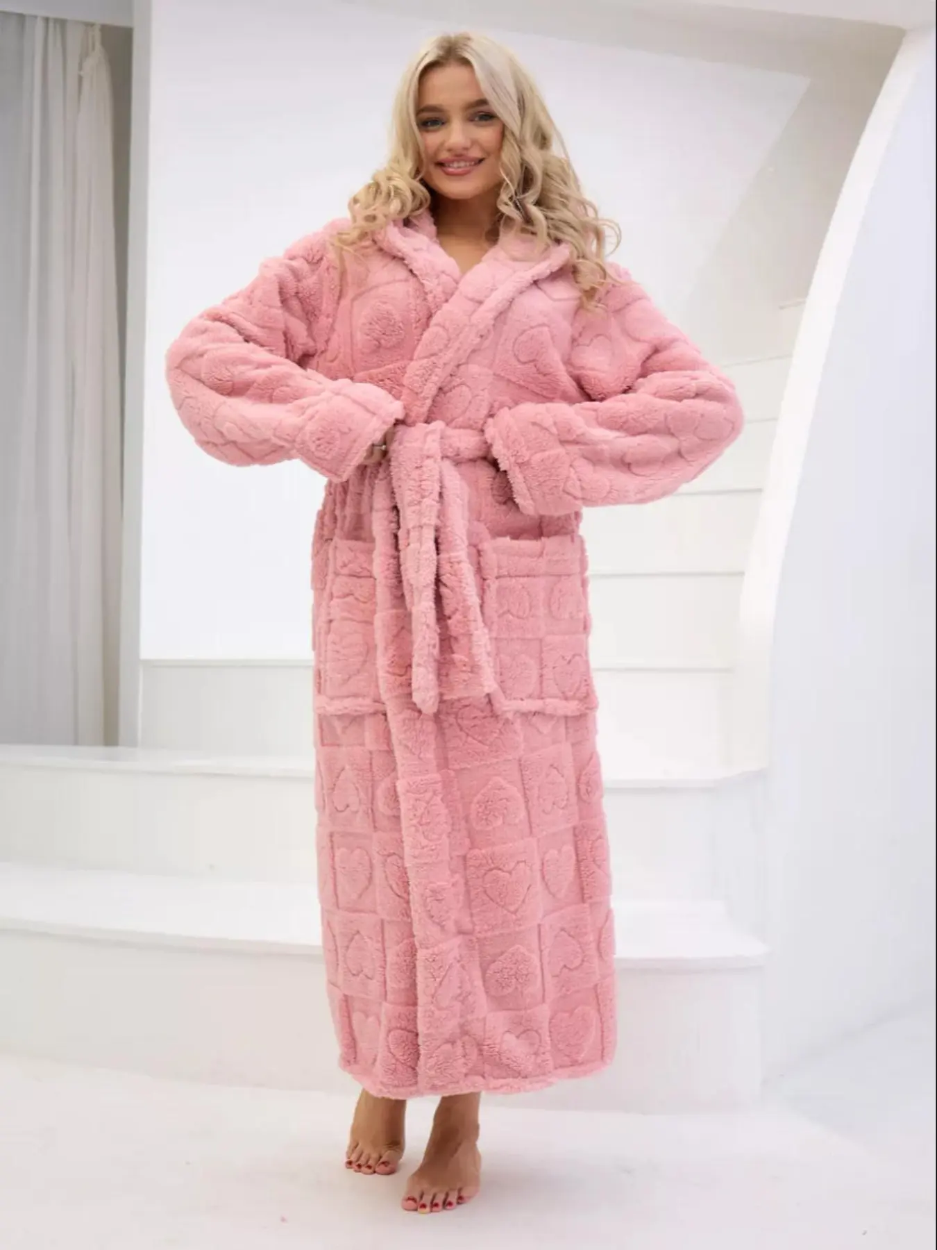 Women's Coral Fleece Heart Bathrobe, Hooded Long Sleeve Sleepwear Loungewear, Warm Thickened Padded Robe with Adjustable Drawstring & Dual Pockets