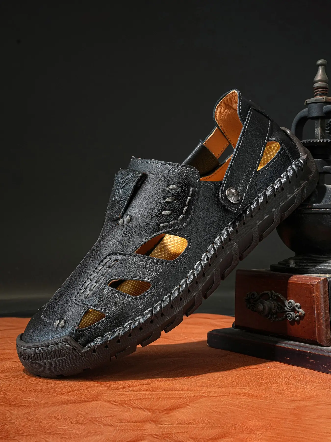 Men's Large Size Closed-Toe Sandals, Summer Hiking Shoes, Sports Sandals, Casual Leather Shoes, Perforated Shoes
