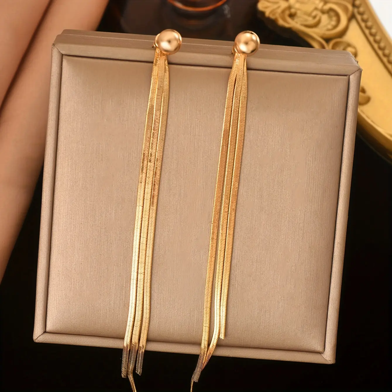 Women's One Size Gold Artistic Musical Tassel Fringed Metal Drop Earrings - Dainty Style, Basic Contemporary, Fashion Elegant Simple Aesthetic, for Casual Daily Wear, Birthday Gifting