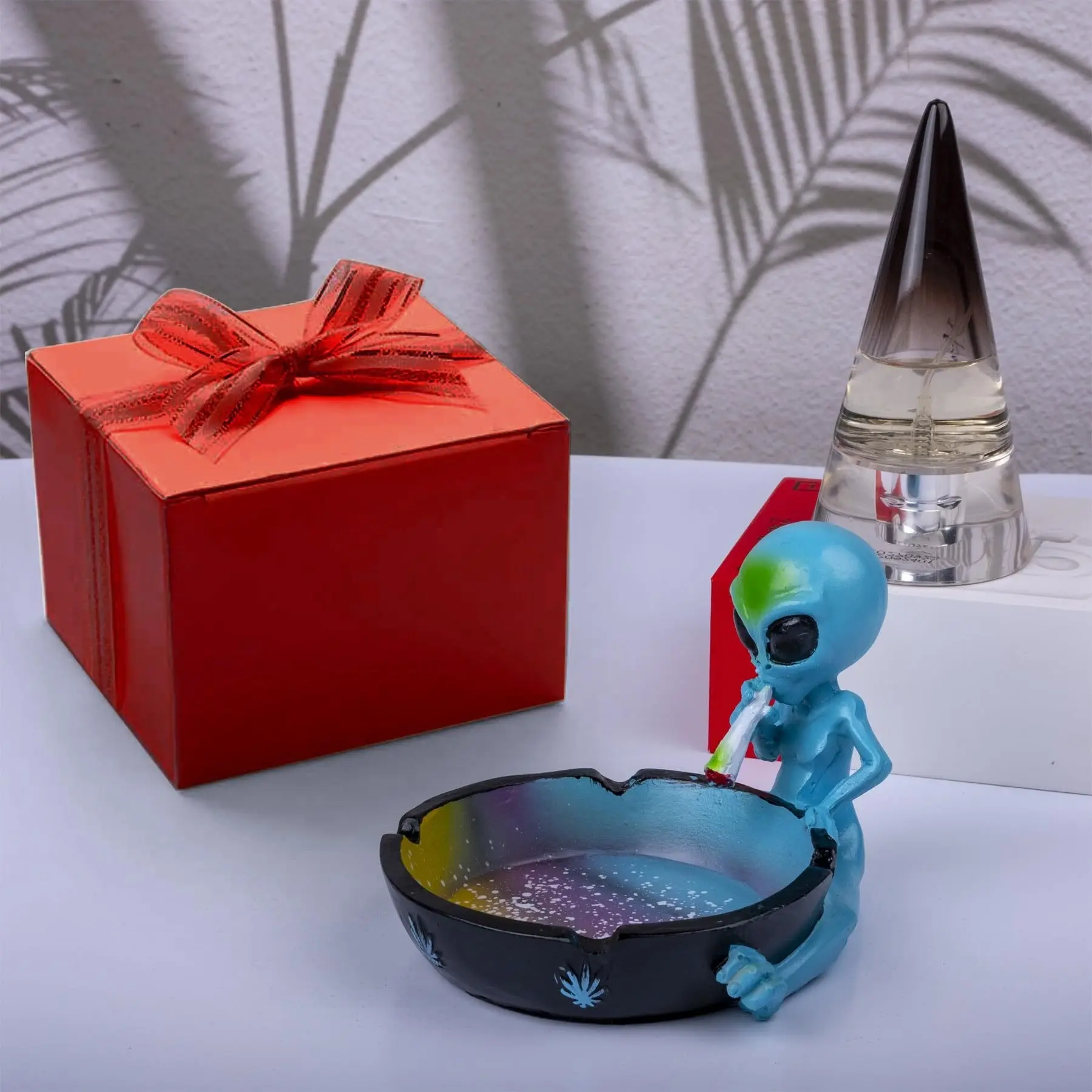Resin Ashtray Alien Style, Customizable Vibrant Creative Alien Ashtray Decor, Unique Personalized Decorative Smoking Accessory, Eye-Catching Design, Decoration