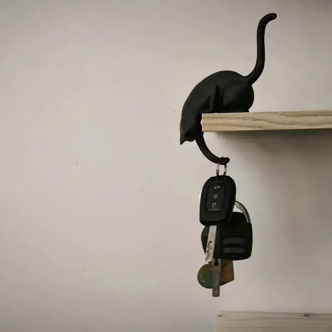 Cute Hanging Cat Key Holder Statue, Creative Cat Tail Hook Shelf Decor Figurine, Resin Kitten Downward Reaching Design Key Rack, Decorative Table Edge Ornament With Optional LED Lantern Night Light, Home Entryway Key Storage Decor Gift For Cat Lovers