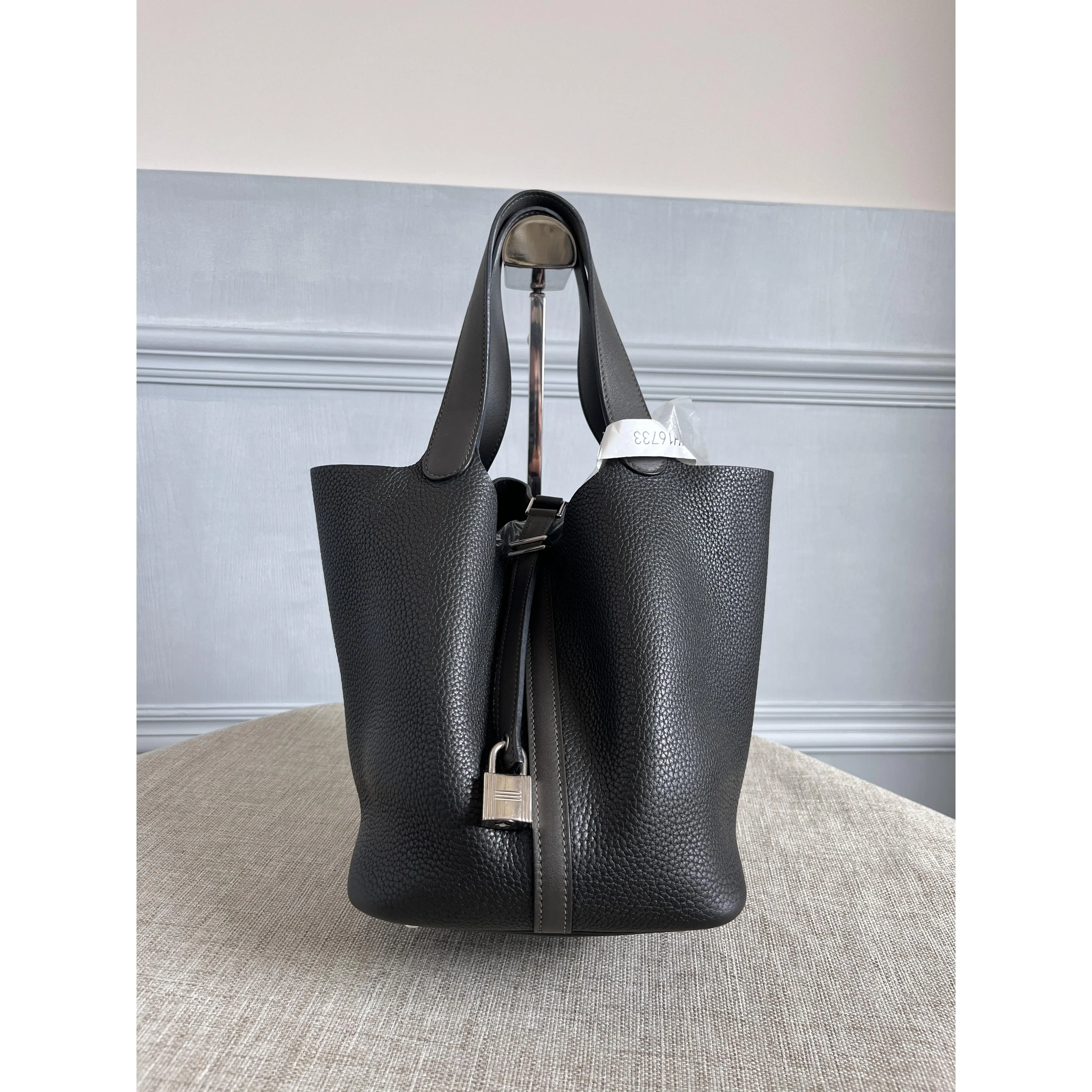 Pre-owned Hermès Picotin Lock 22 Etoupe Clemence GHW VGUC Bucket Bag, Original Lock, COA Authenticity Certificate