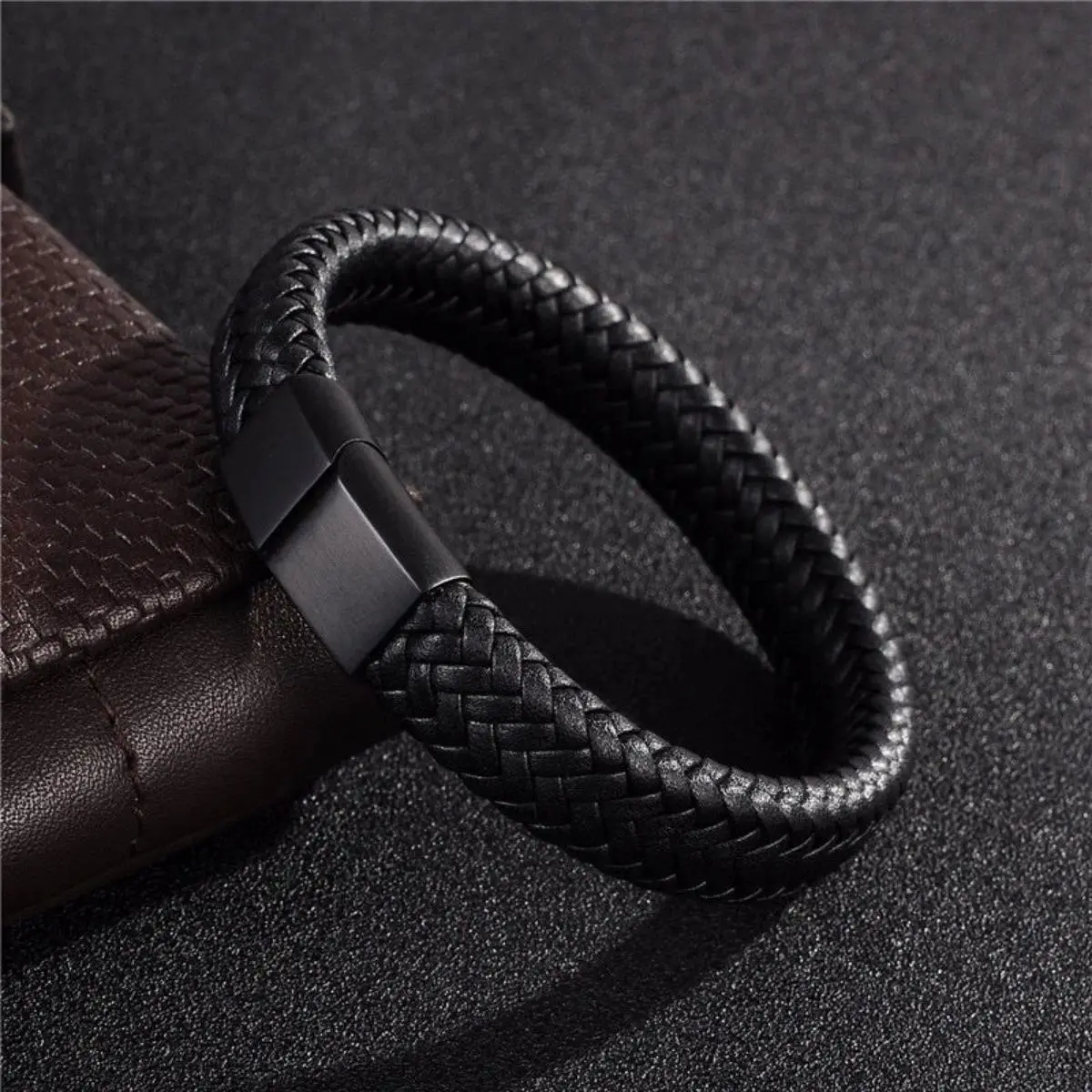 Retro Woven Leather Bangle, 21cm Adjustable Men's Accessories for Adults, Great for Anniversary and Father's Day Gifts