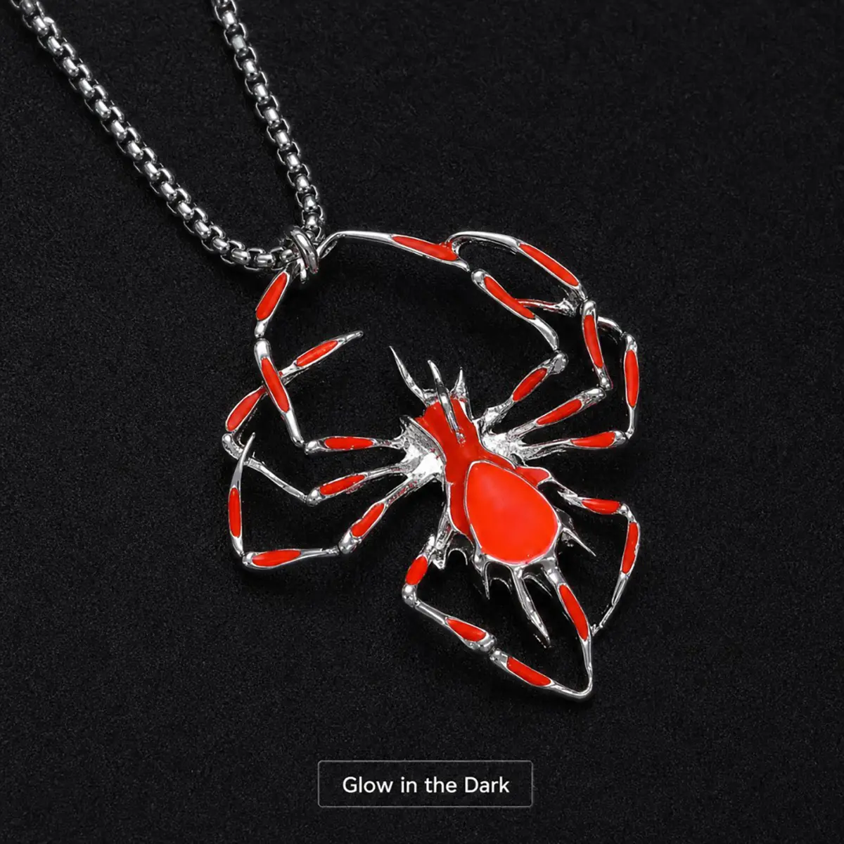 Glow In The Dark Spider Pendant Necklace for Men Women, Gothic Punk Hollow Spider Alloy Box Chain Necklace, Unisex Halloween Night Out Glowing Resin Spider Jewelry, Y2K Dark Aesthetic Statement Necklaces for Streetwear Party Cosplay Gift