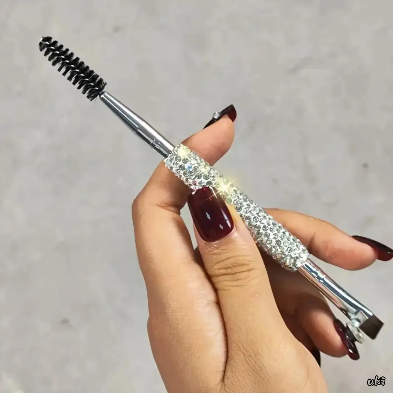 Dual-Ended Eye Makeup Brush with Glossy Rhinestone-Encrusted Handle and Soft Nylon Bristles - Lightweight and Portable for Daily Use & Travel, Compact, Sparkle Handle Glam, Multi-Use, Eyeliner Precision, Daily Touch-Ups