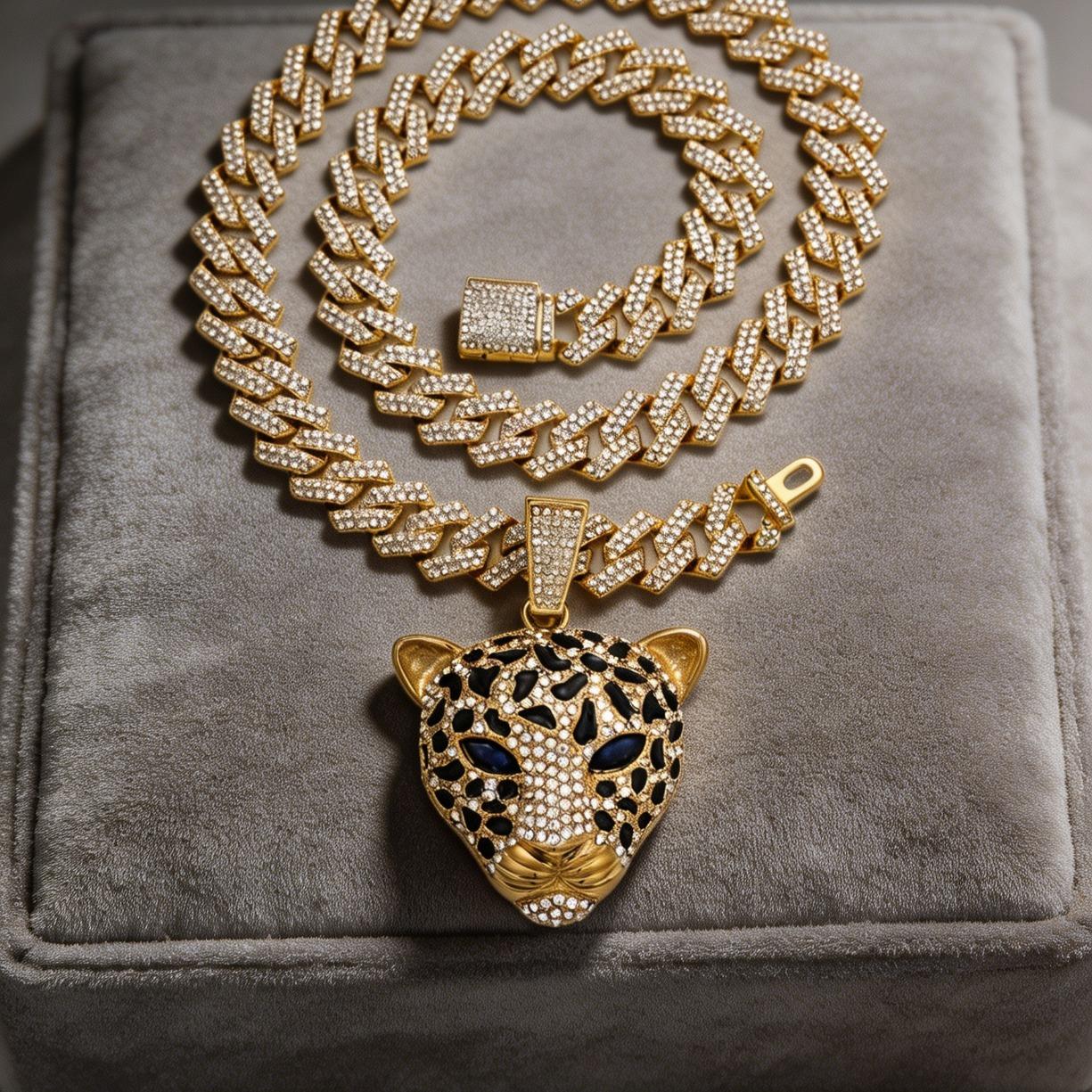 Black Panther Blue Eye Leopard Head Necklace VVS Moissanite Iced Out Cuban Chain Hip Hop Streetwear Jewelry for Men Dominant Style Gift