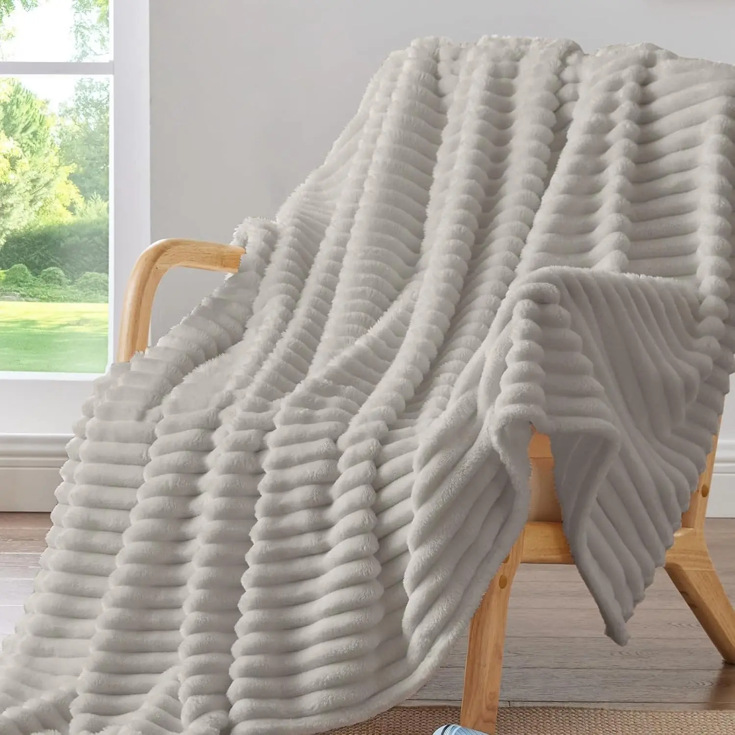 Twin Blanket for Couch & Bed, 300GSM Soft & Warm Fleece Blanket, Decorative and Giftable Striped Light Grey Blankets for Women, Men, 60"x80"