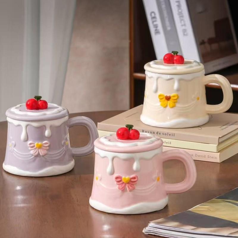 Creative Hand-Drawn Cake Birthday Cup, Ceramic Mug with Lid, Cute Girl Water Cup, Gift Cup, Secret Cup, Glass Coffee Cup, iced Coffee Cups，ceramic water cup，water cup girl，girl pouring water in a cup by herself，Funny Mug