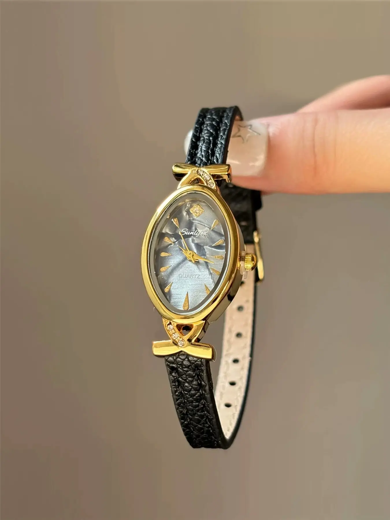 Elegant Frame Blue Mother-Of-Pearl Women's Watch, Analogue Quartz Watch, Simple Personality Oval Dial, Analog Quartz Movement, All Seasons