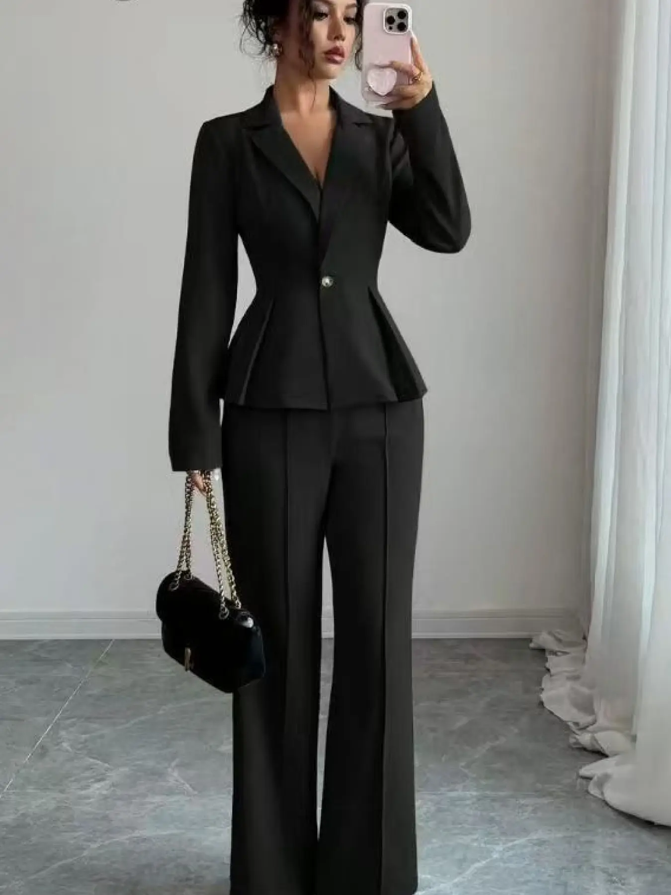 Two-piece women's black formal lapel multi-button waist-cinching pleated hem long sleeve blazer high-waisted long-legged suit pants suitable for all seasons, suitable for daily attendance, attending events and other occasions Outfit.