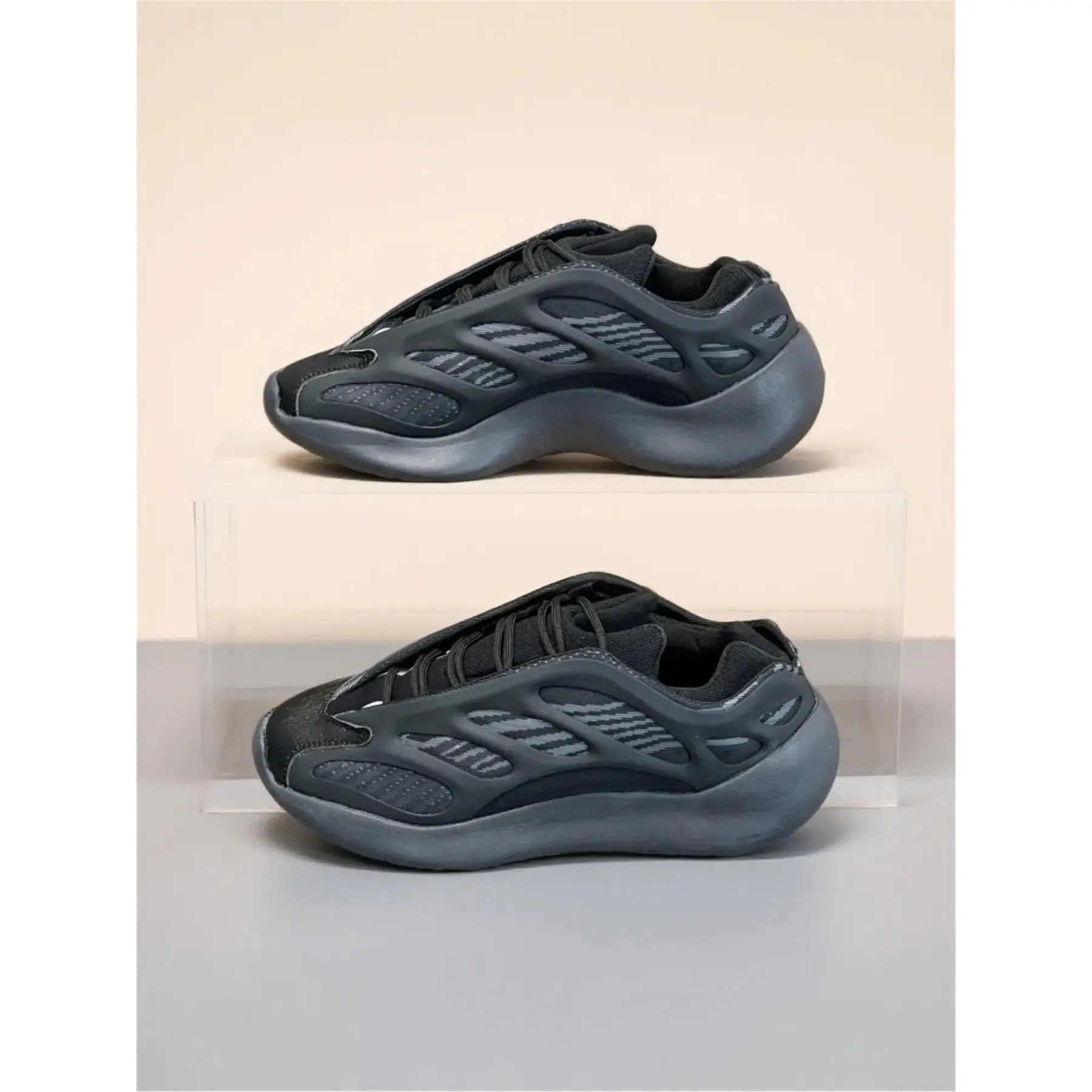 700v3 Unisex Athletic Shoes, High-Quality Platform, Alien Casual Trendy Shoes, Walking Shoes, Sports Shoes, Sneaker, Trainer, Footwear, Streetwear Footwear