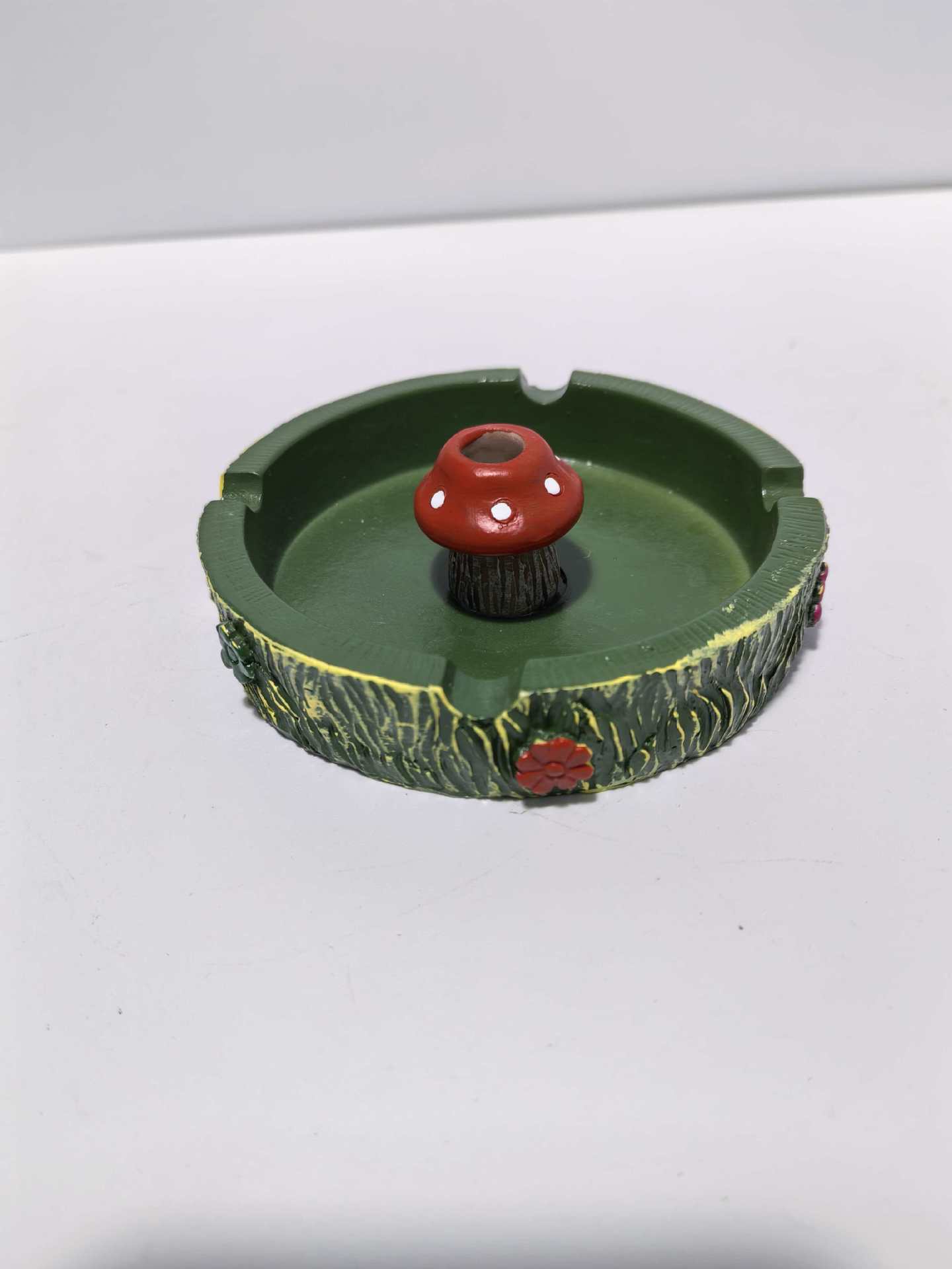 Embercraft Cute Resin Mushroom Ashtray Round Decorative Ash Tray with Cigarette Extinguisher Aesthetic Home Decor for Bedroom Living Room Office Cool Funny Personality Smoking Accessories