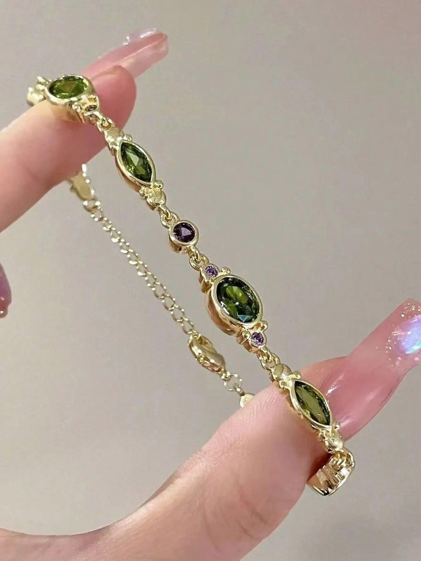 Vintage Olive Crystal Boho Style Bracelet for Women, Synthetic Peridot, Bohemian Fairycore Aesthetic, Elegant Jewelry Gift