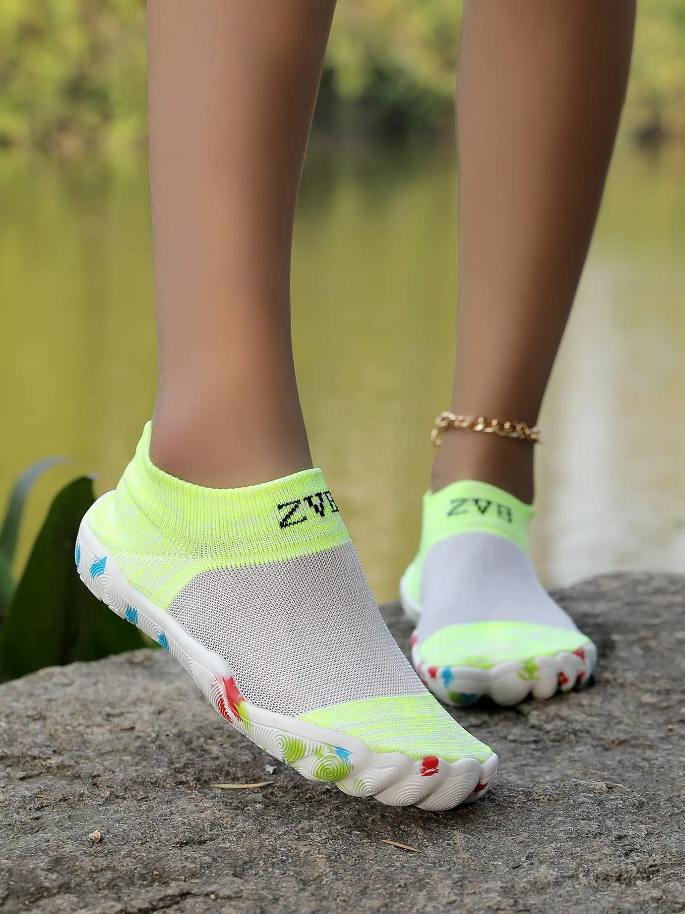 Zvb Quick-Dry Water Sports Shoes for Barefoot Lovers, Soft Sole Beach Sandals for Swimming and Diving, Anti-Slip Breathable Sporty Water Shoes for Fishing, Water Sports Footwear