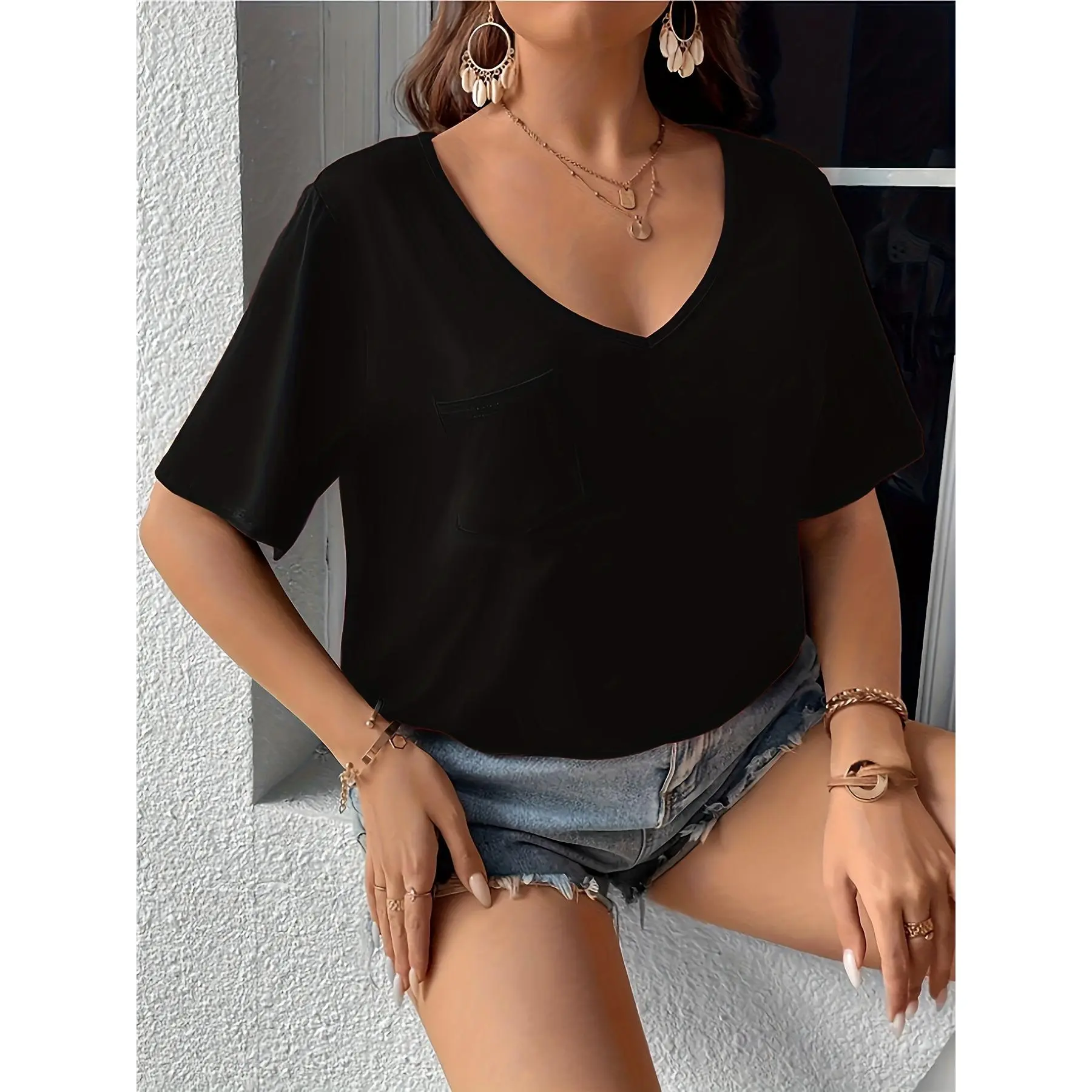 [V-Neck Split Back] Fashionable T-Shirt with a V-Neck And a Split Back for Women's Wear