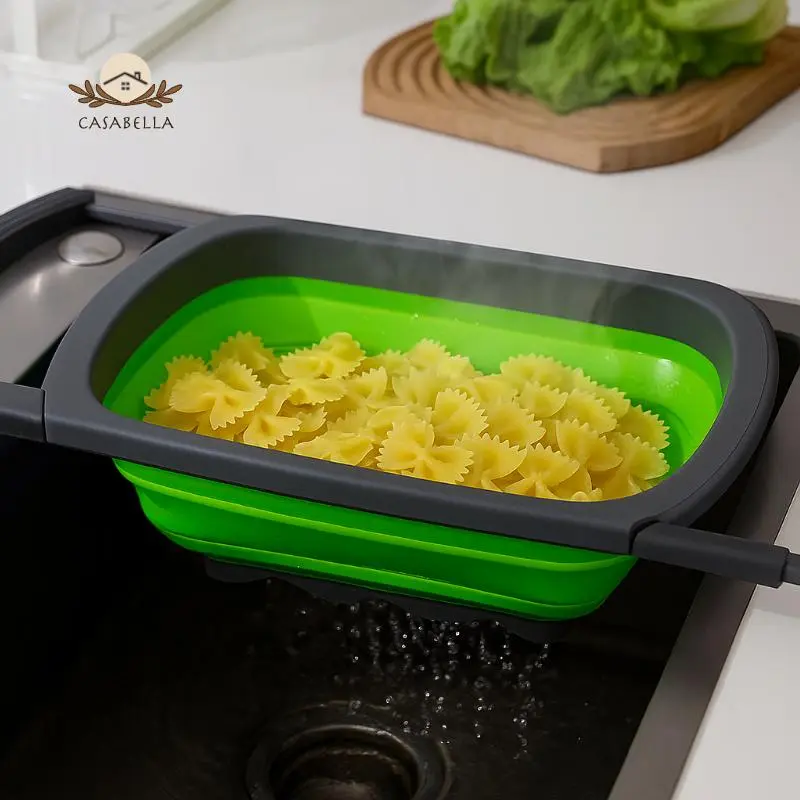 Casabella 6 Quart Collapsible Colander Strainer, Plastic Colander, Food Colander Kitchenware, Collapsible Strainers for Kitchen, Over-the-Sink Vegetable & Fruit Basket with Sturdy Extendable Handles – Space-Saving Kitchen Tool