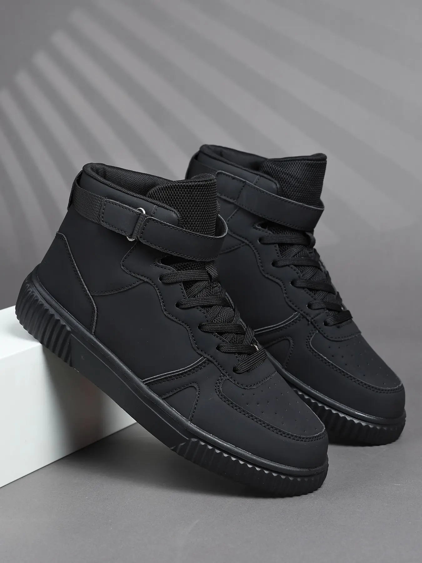 Men's High-Top Sneakers, Warrior Simple Design, PU Leather, Anti-Slip, Durable, Casual Shoes for All Seasons, Casual Walking Trainers