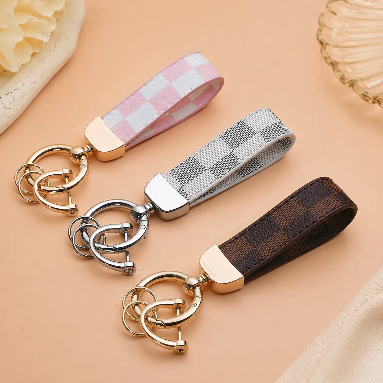 PU Leather Checkered Car Key Holder with Gold Tone Key Ring & D Buckle, Stylish Wrist Strap Keychain for Car Keys, Handbags, Backpacks, Everyday Carry & Gift