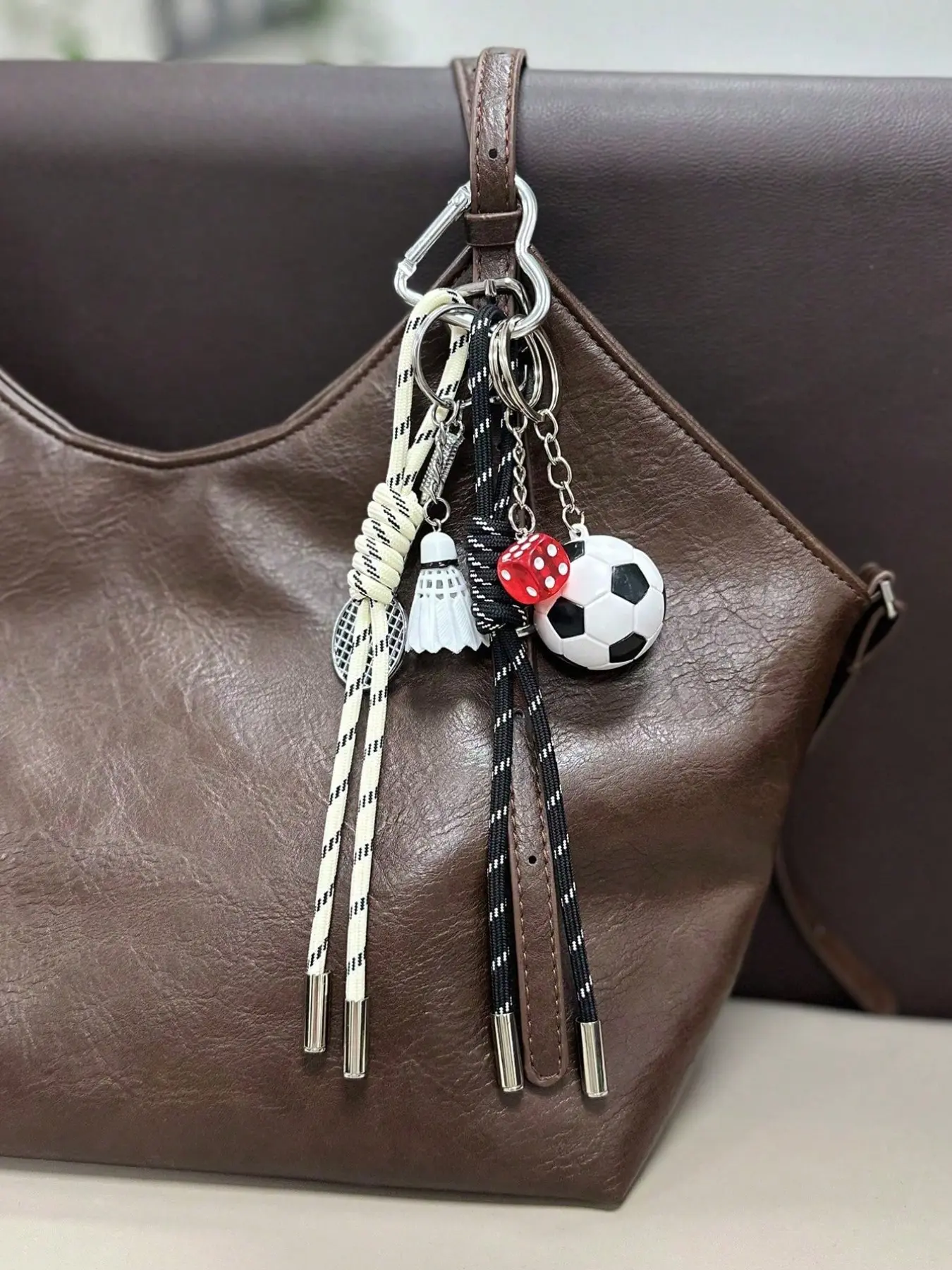 Street Sports Accessories - Detachable Design, Black And White Simulation Football With Red Dice And Badminton Pendant, Sports Style Pull Full, Black And White Two-Color Woven Rope, Gifts For Football And Badminton Enthusiasts, Keychain,Bag Charm.
