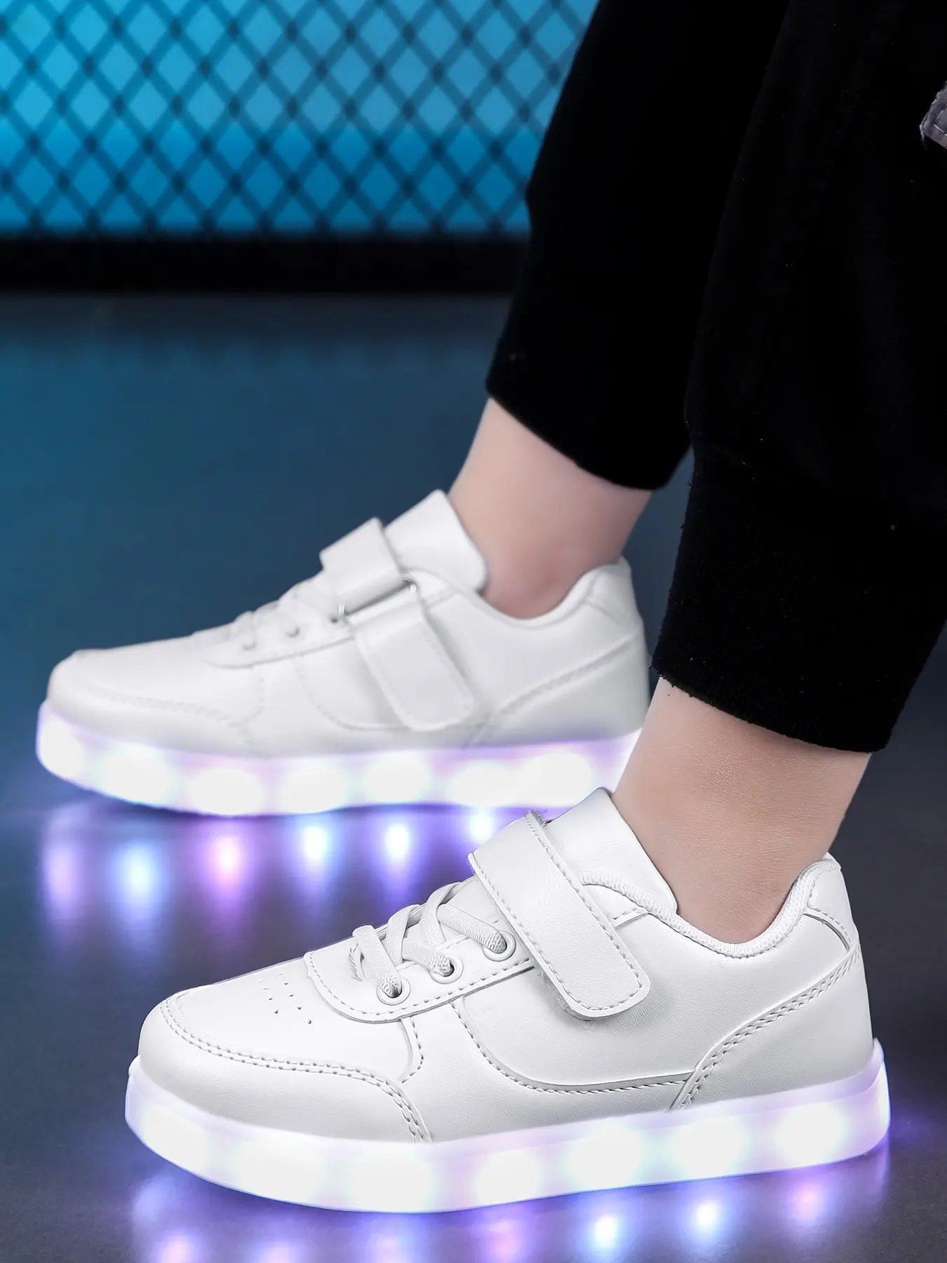 Advanced Casual Sports Shoes with LED Multicolor Lights, Kids Skateboard Basketball Skater Shoes Sneakers, Comfortable Outdoor Footwear, Elegant Fashion, Fashionable Skate Shoes, All Seasons