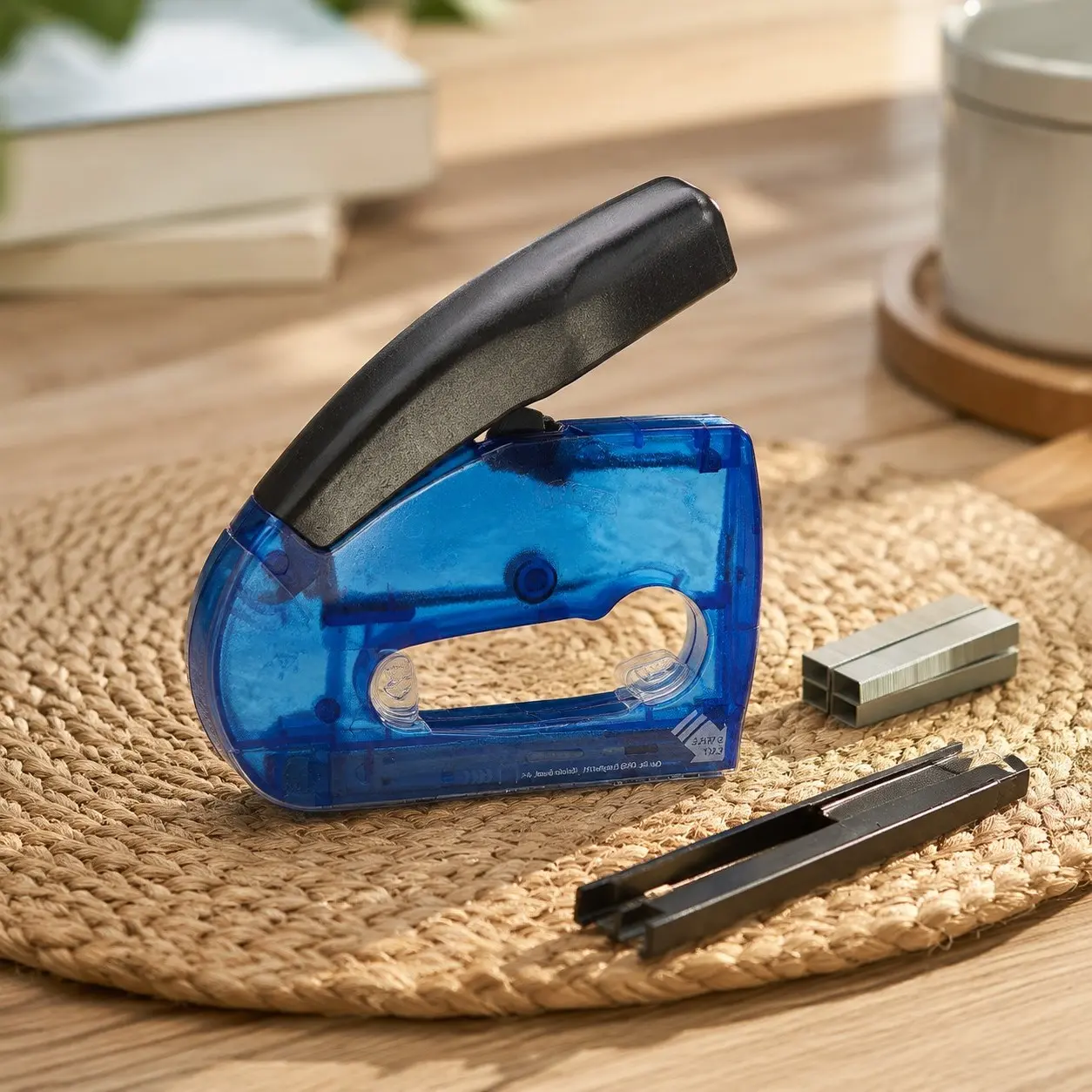 Easy Shot Staple Gun, Manual Stapler for Decorating and Crafts, Includes Stapling Base and 400 JT21 Staples, BlueGift