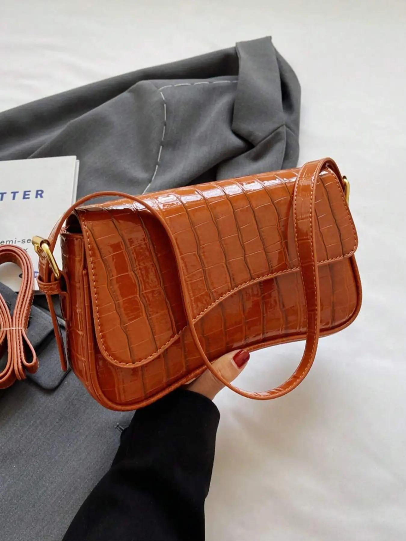 26 Spring/Summer Women's Saddle Bag, Daily Shoulder Bag and Crossbody Bag, Classic Shoulder Bag, Elegant Magnetic Sealed Saddle Bag, Suitable for Daily Use, Party Attendance