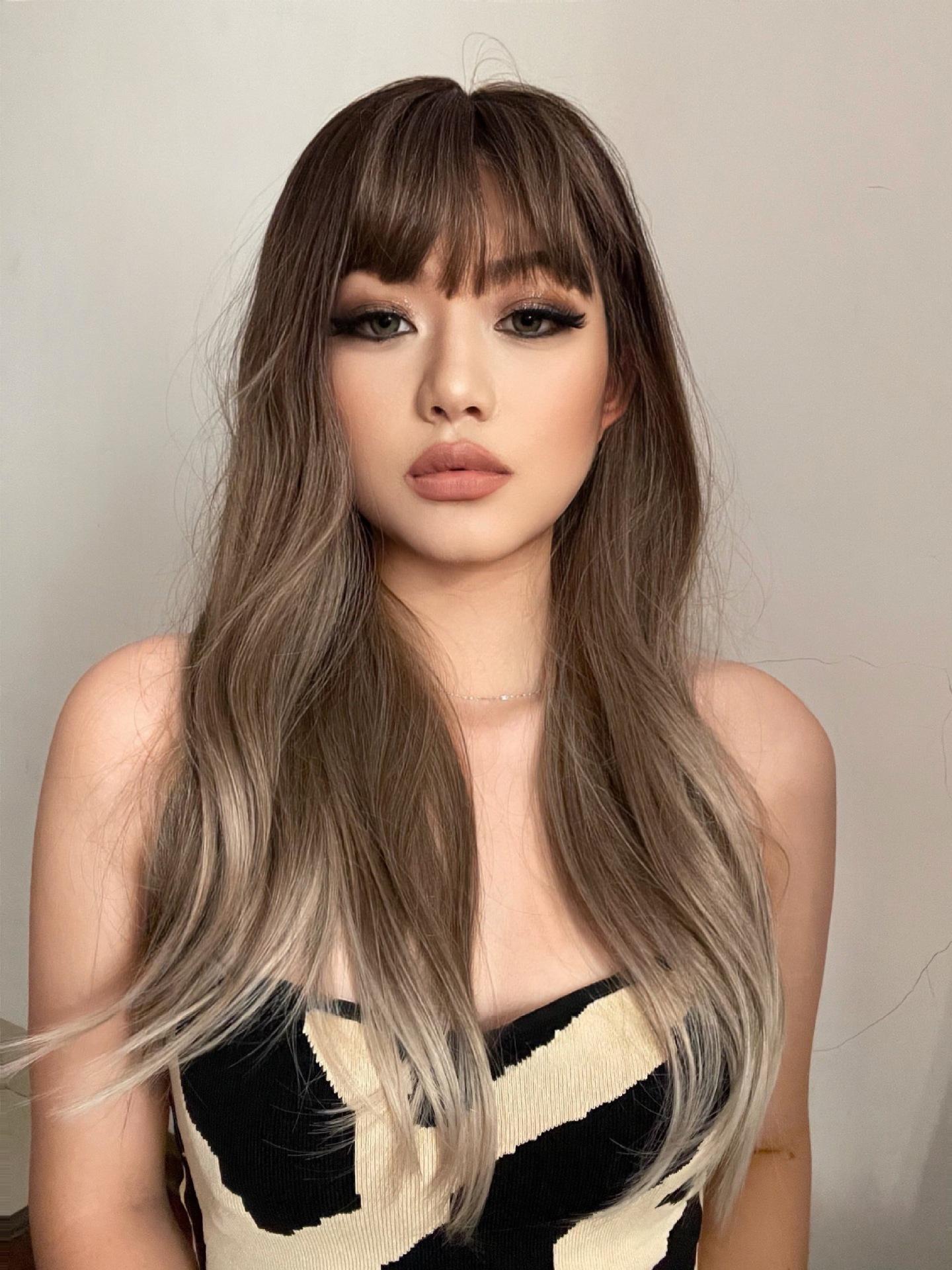 Latest Gray Ombre Straight Hair Wig with Front Fringe High Temperature Synthetic Fiber Easy to Put On Glueless Ventilated European and American Fashion Hair Topper