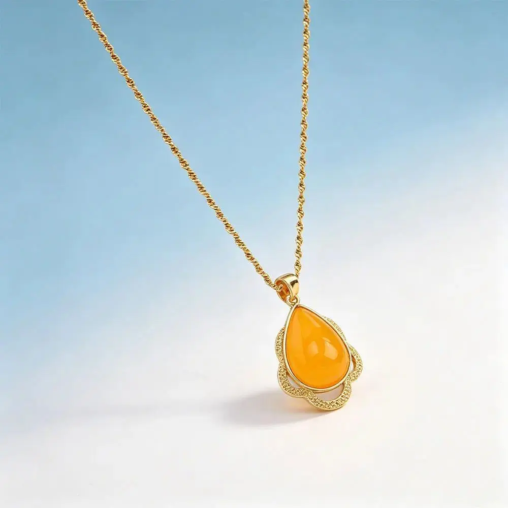 New Chinese Style Amber Color Ocean Heart Pendant Necklace for Women Light Luxury Versatile Fashion Jewelry Gift