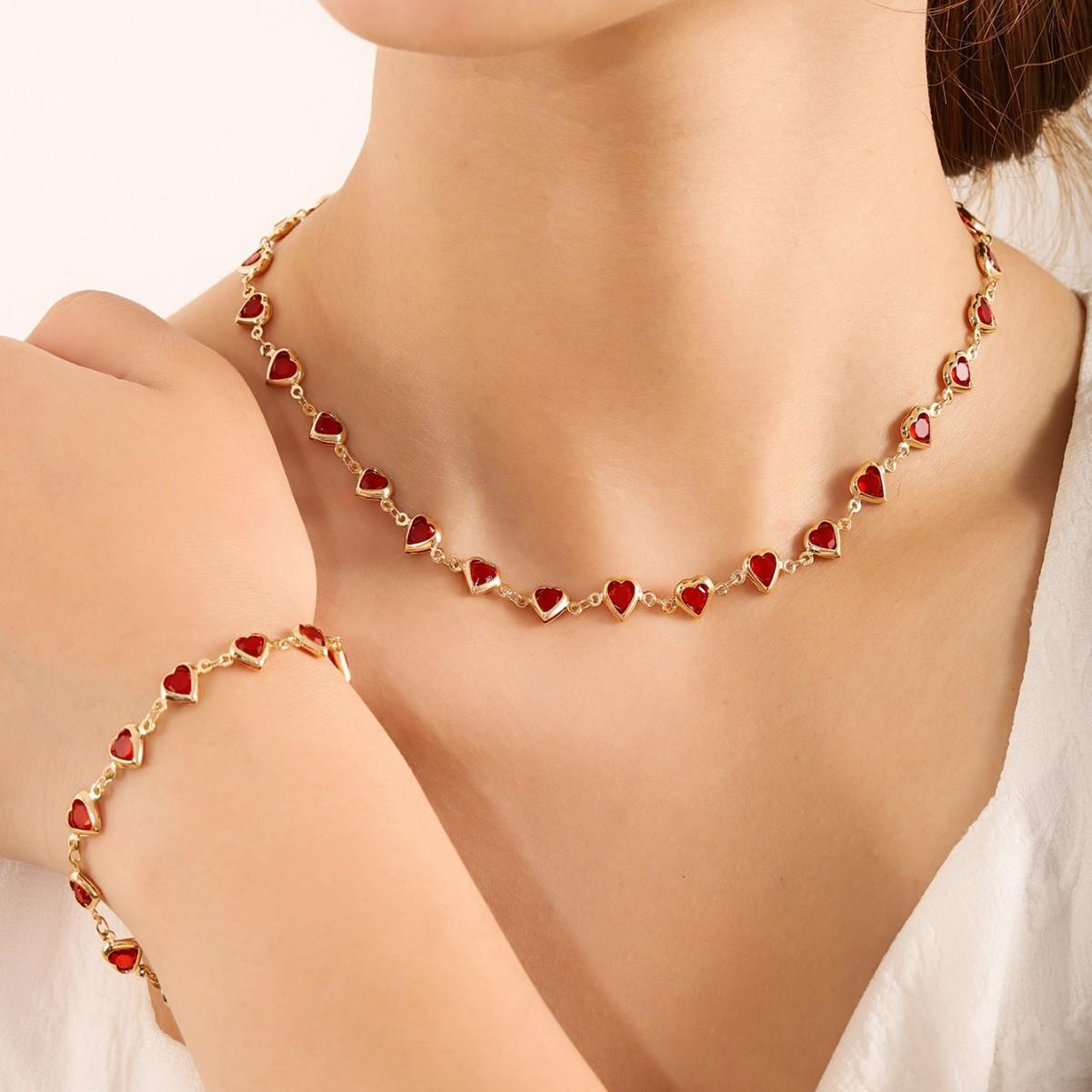 Women’s Retro Heart Pendant Necklace, Colorful Peach Heart Collarbone Chain, Minimalist Light Luxury Dopamine Jewelry for Daily Wear, Date Night, Party Looks & Gift Giving