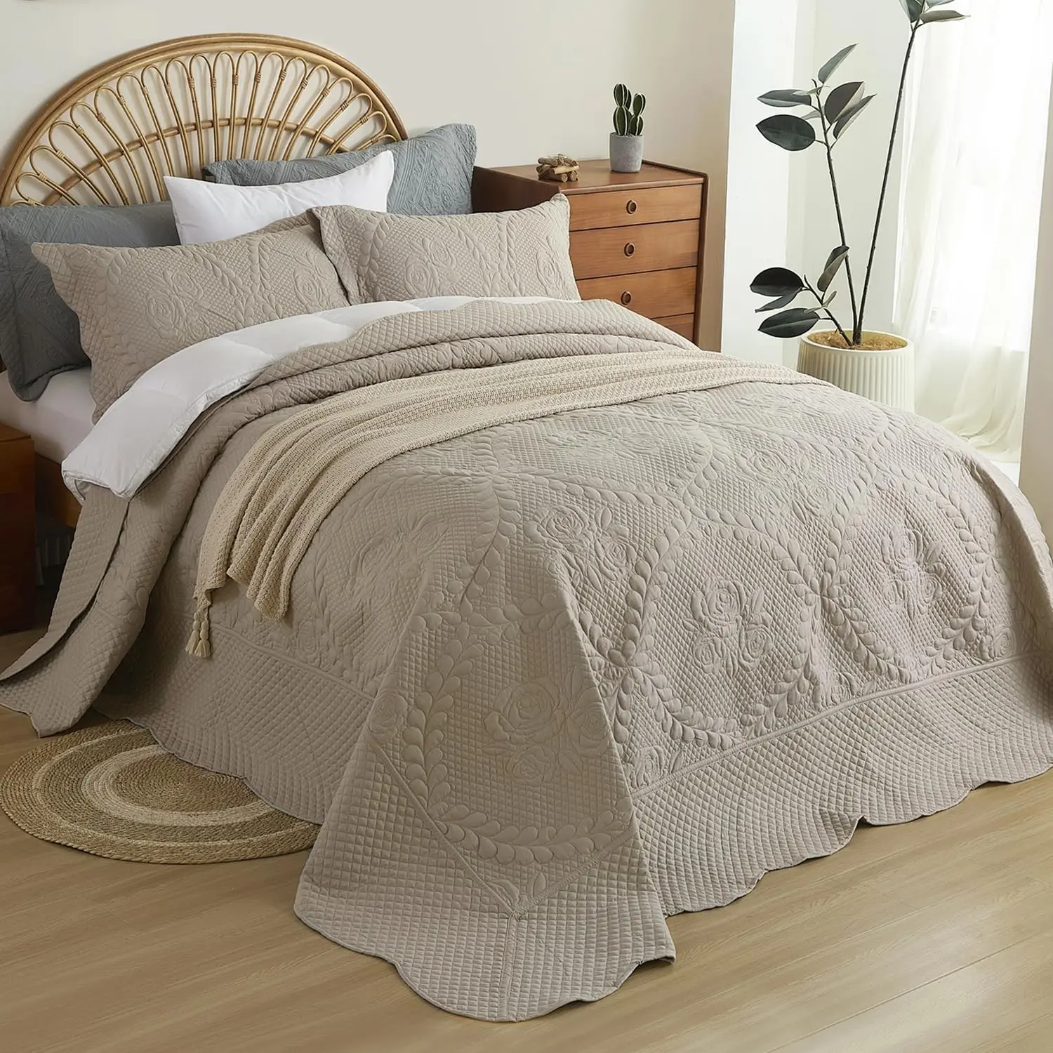 Oversized King Bedspreads California King Quilt Set with Pillow Shams Extra Wide Large King Size Quilts Lightweight Coverlet Bedding Sets Taupe 120"x120"