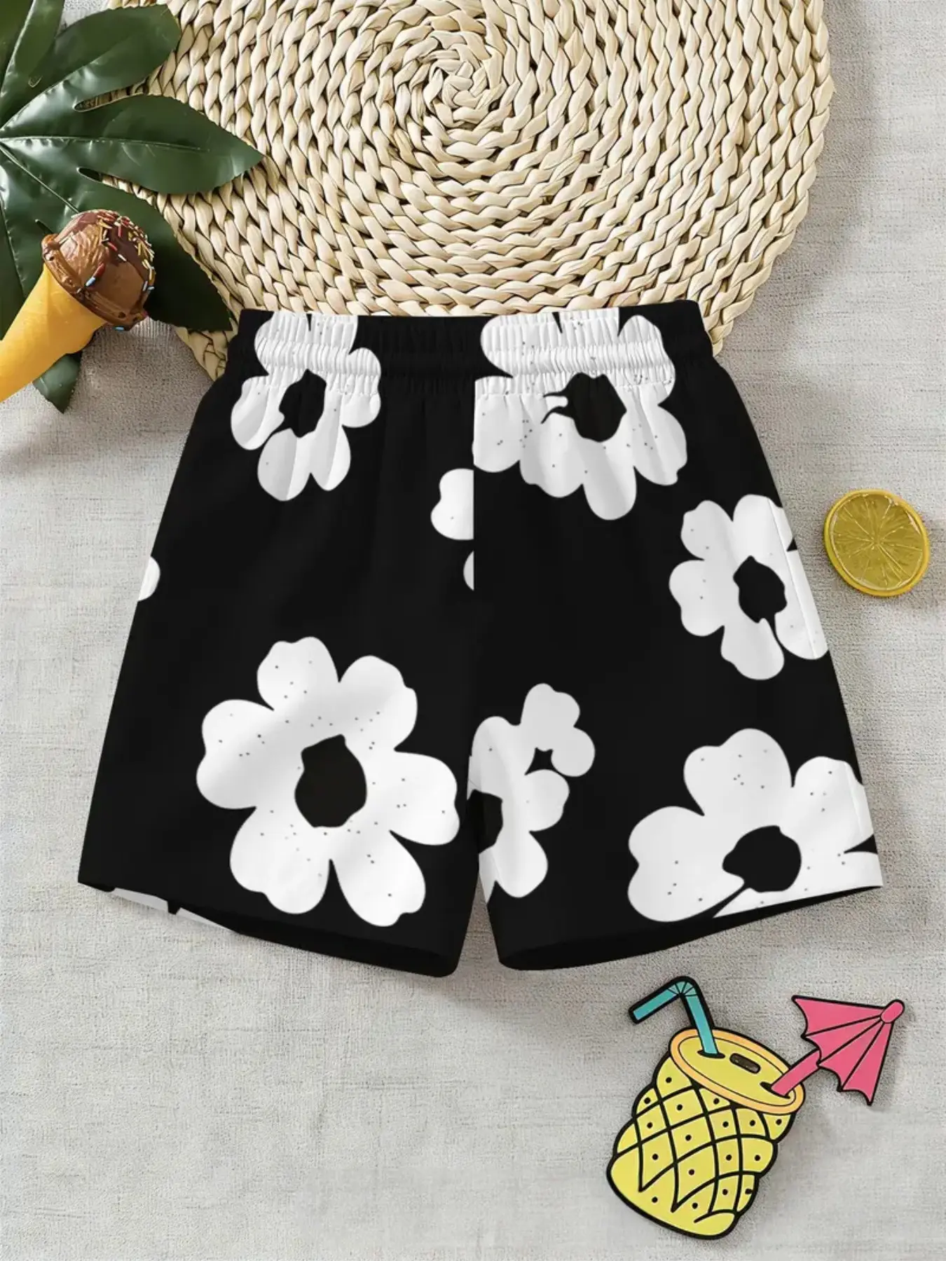 Beach Vacation Large Flower Beach Shorts, Casual Graphic Shorts, Simple Large Floral Print Boys' Photography Versatile Five-Piece Pants