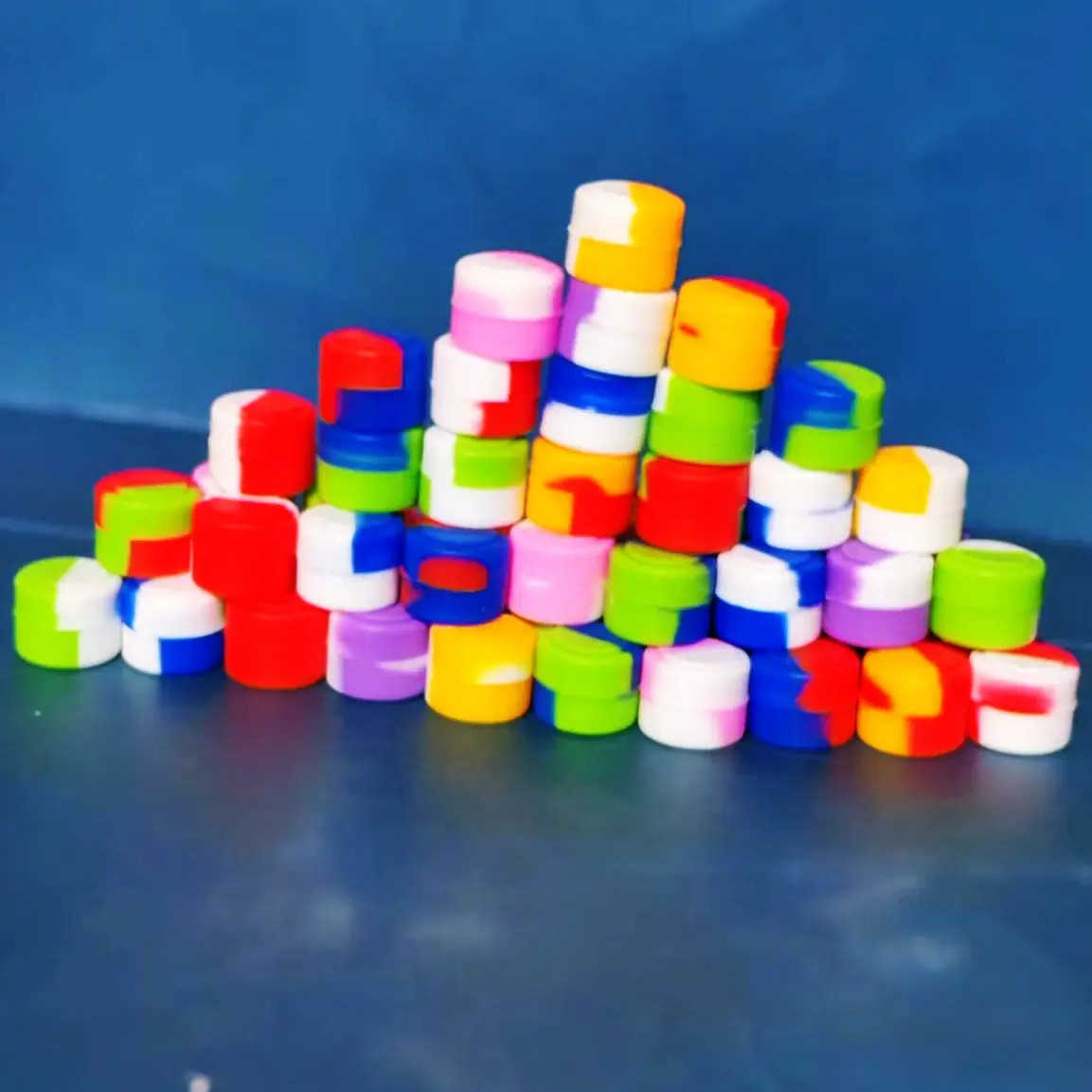 50/100pcs Mini Silicone Containers, 2ML Multicolor Candy Color, Cute and Stylish, Random Mix Colors, Ideal for E-Juice and Creams
