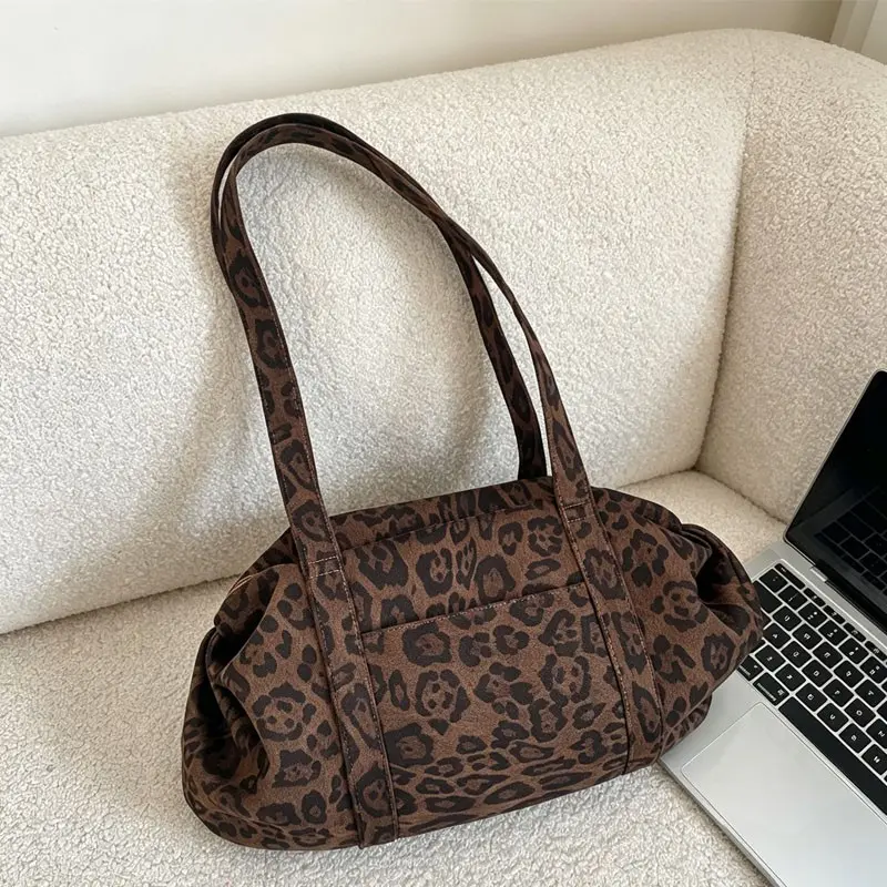 1pc Korean Leopard Print Shoulder Bag Women's Handbag Large Capacity Totem Bag Multi-Pocket Commuter Bag Practical Fitness Bag Short Trip Luggage Bag Versatile Tote Bag, College Style Tote for Holiday Shopping School and Daily Use