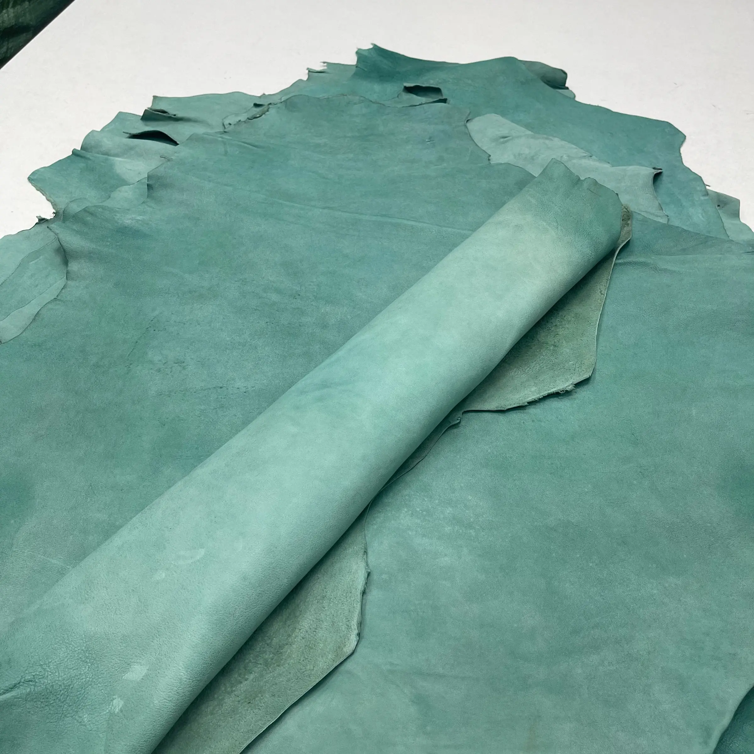 1.0mm Imported First Layer Oilskin Leather, Handmade DIY Leather Craft Material, High-Quality Sheepskin for Custom Projects