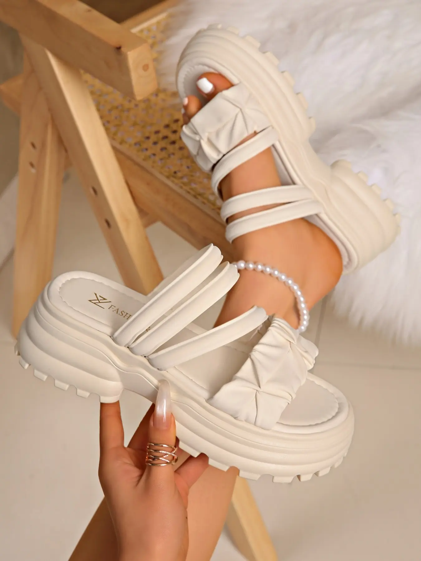 Soft Elastic Thick Gear Sole Bow Flip Flops for Women, Foldable Dual Strap Anti-Slip Durable Comfortable Shopping Sandals