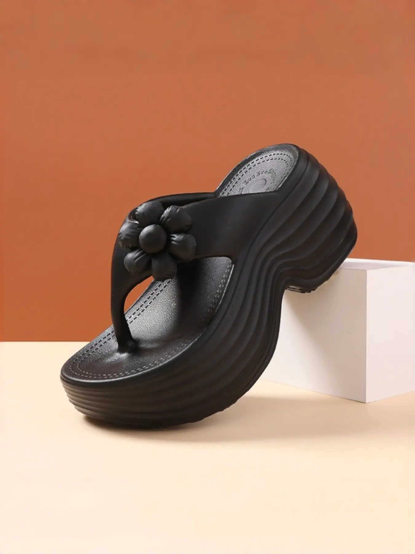 1 Pair Sweet Style Women Thick Soled Flip Flops Size 33-40 Shopping & Beach Summer Slippers Casual Fashion Footwear - 4 Colors Available EVA Material Anti-Slip Heightening EVA Flipflop Footwear
