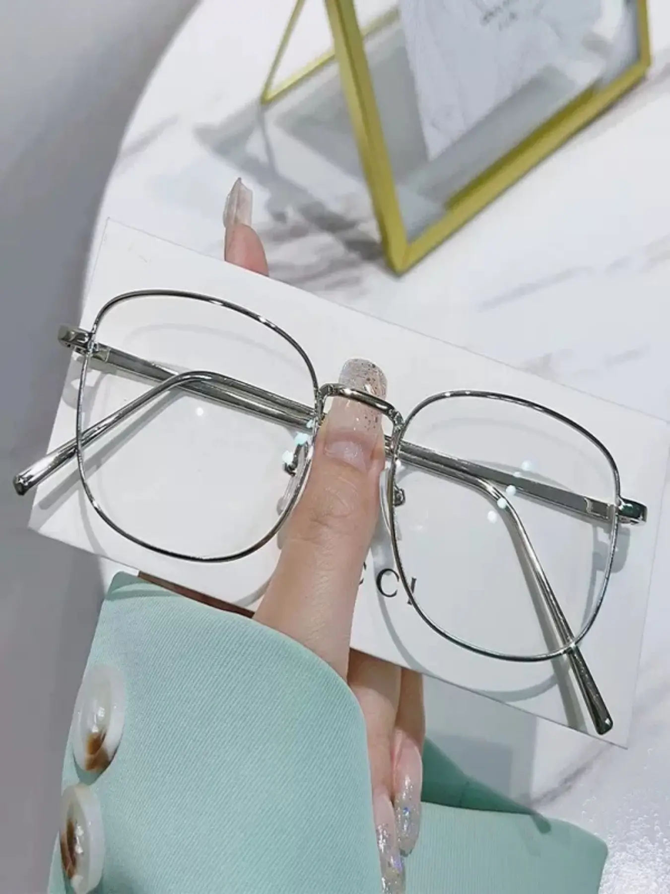 Trendy Bestselling Influencer Plain Frame Sunglasses, Large Face Slimming Color-Changing Glasses, Fashionable and Stylish Eyewear