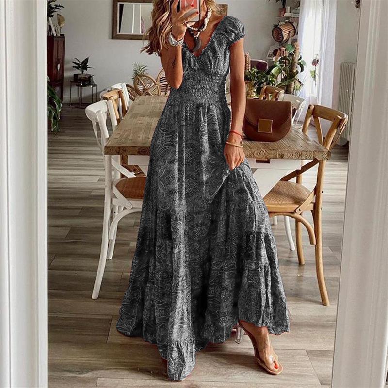 2022 New Model: Vintage-style long dress with a cinched waist and floral print, large hemline dress