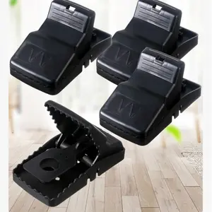4-piece sensitive plastic trap clip, game prop for pinching, game prop for blindfolded hitting, prank prop