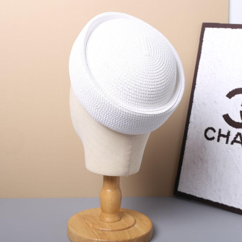 2026 New Summer Japanese Retro Artistic Painter Berets Pillbox Hat Woven Paper Straw Sun Hats Women Circle Concave Top Straw Hat