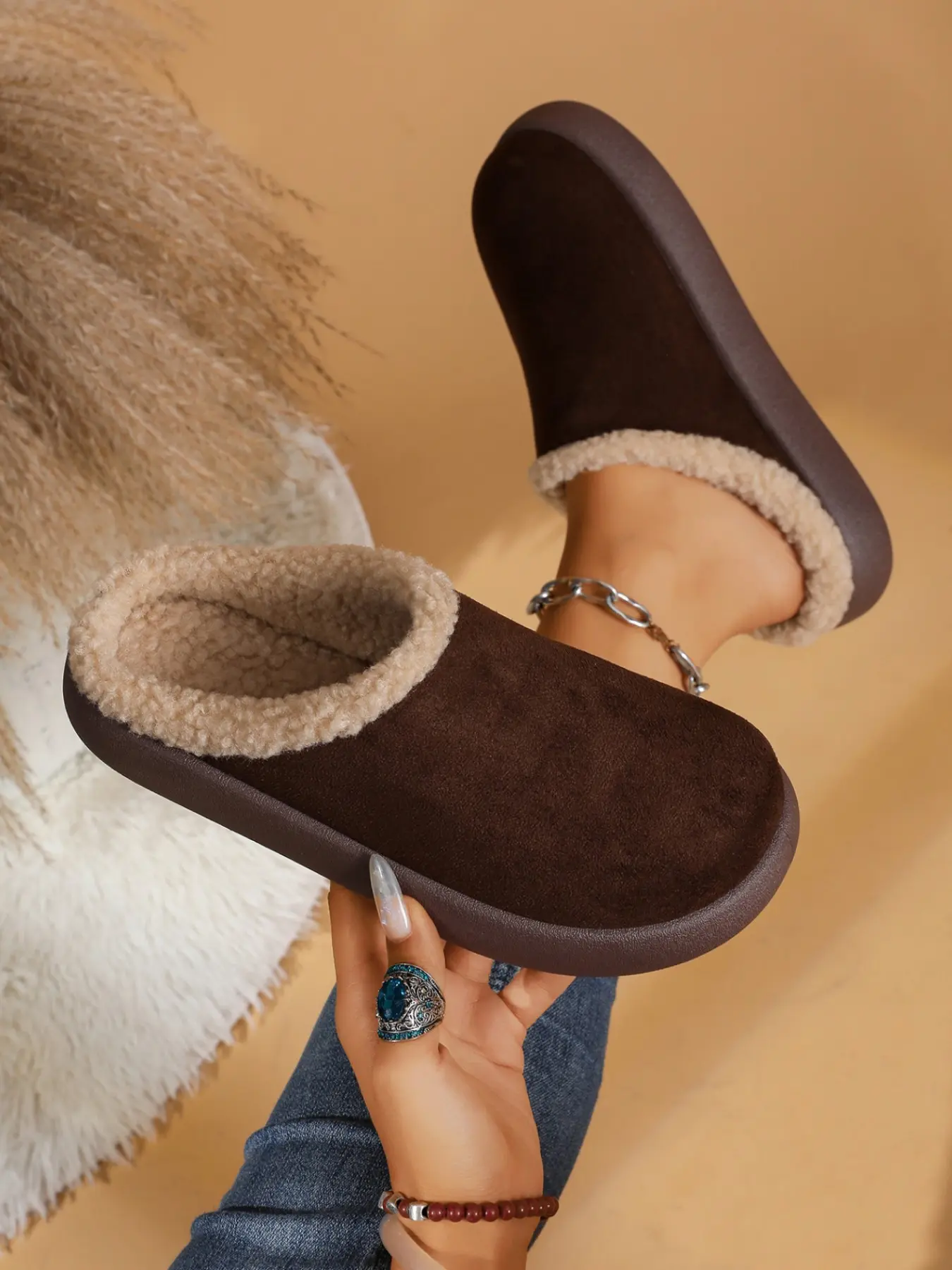 Women Faux-Suede Platform Mule Slippers, Fuzzy Sherpa Lined Slip-On Winter Clogs, Warm Chunky Sole Indoor Outdoor House Shoes