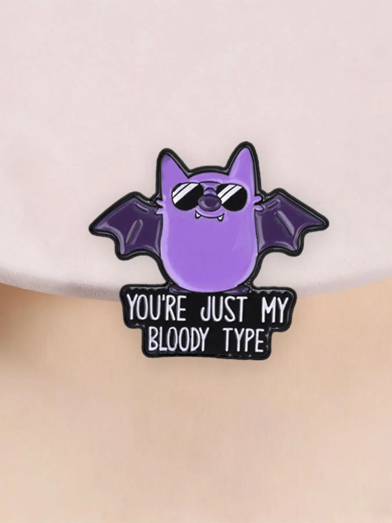 "you're Just My Bloody Type" Bat Enamel Pin, Funny Vampire Brooch, Unique Gift Idea, Perfect for Halloween Parties & Gothic Lovers, Bat Pins