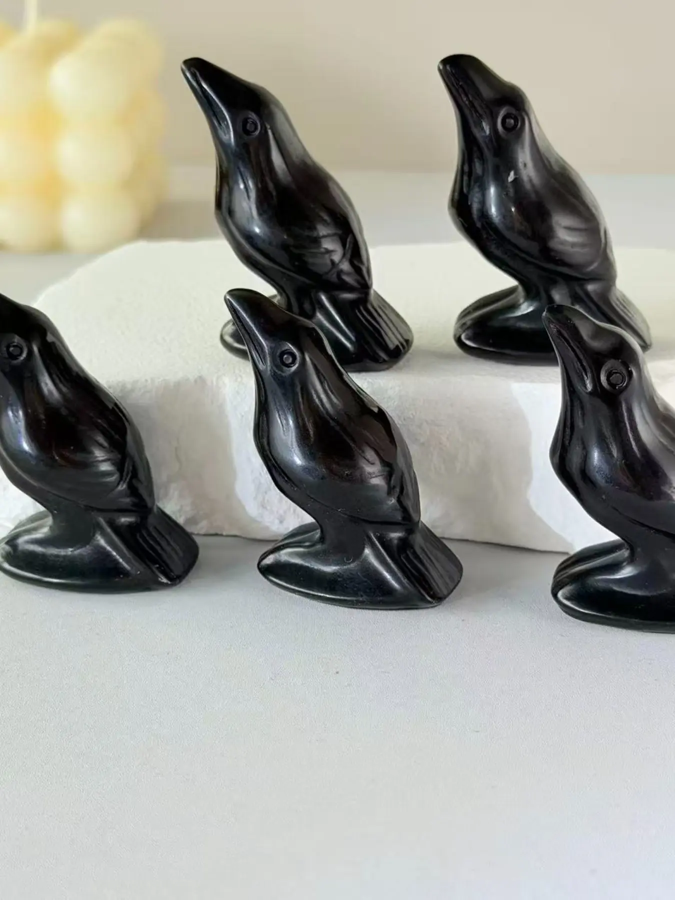 Nature Black Obsidian Crow Crystal Carving.Mini Raven crystal Figurine For Home Decor,With Altar,Energy Protection Crystal Gift