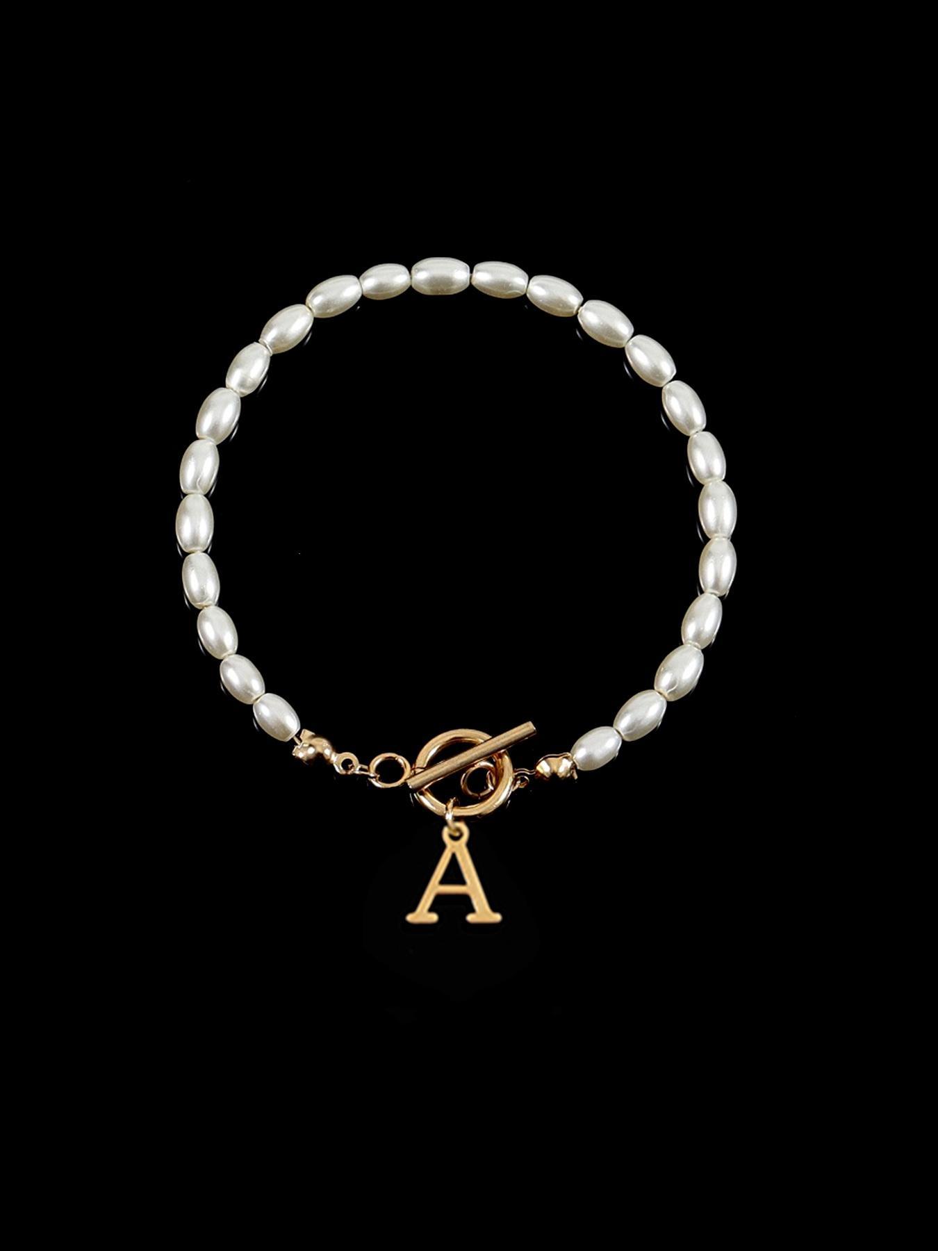 2024 Summer Women's Letter Initial Detail Faux Pearl Decor Bracelet Back To School, Stainless Steel Ot Buckle Matching Jewelry, Chain Clean Girl Accessories, Fall Outfits, Fall Freshness Fall, Letter Link Bracelet