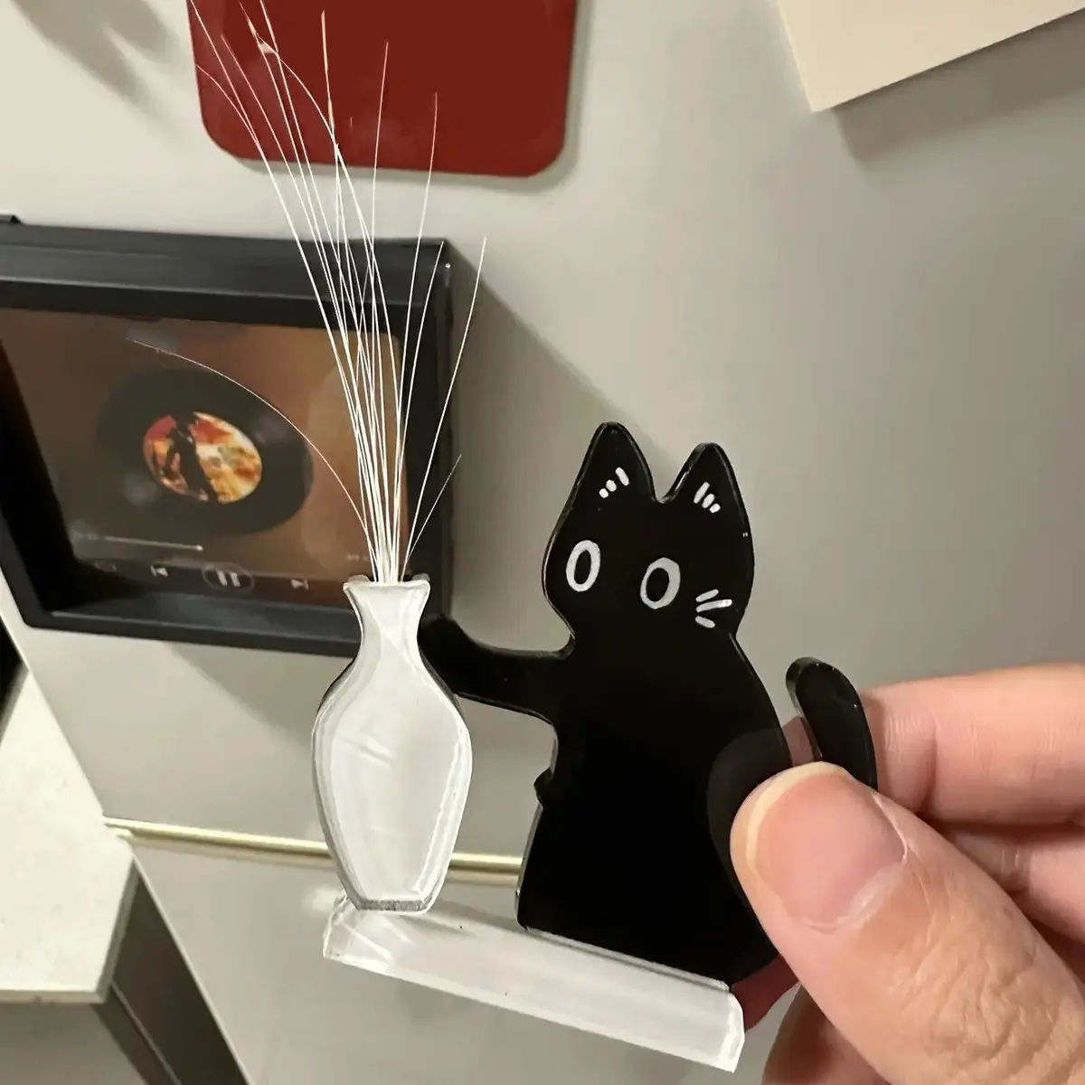 Cat Vase Refrigerator Magnet with Acrylic Bottle, Collect Cat Whiskers, Fun Gift for Friends, Versatile Flower Vase